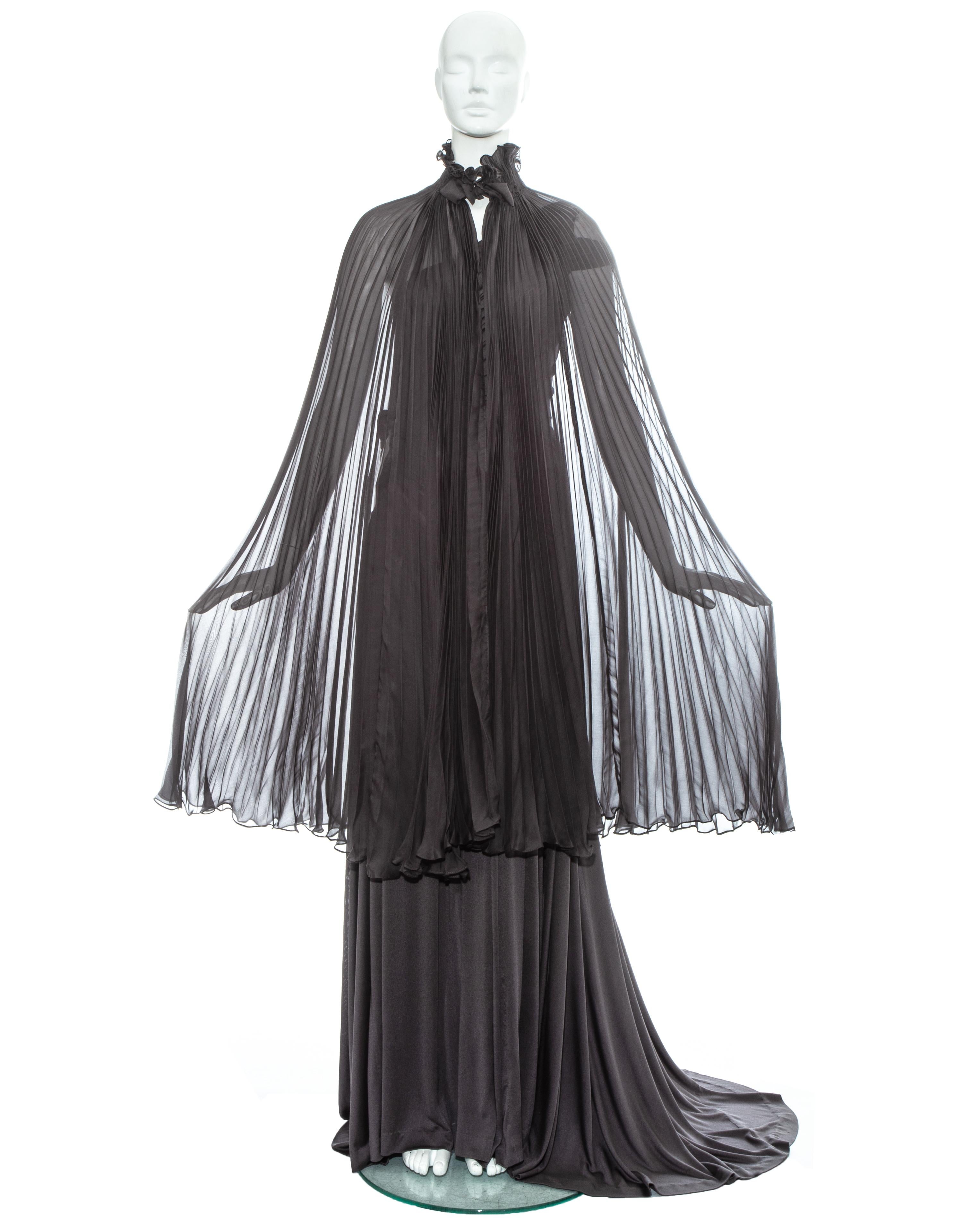 Givenchy Haute Couture grey silk trained evening dress and cape, fw 2003 For Sale 5