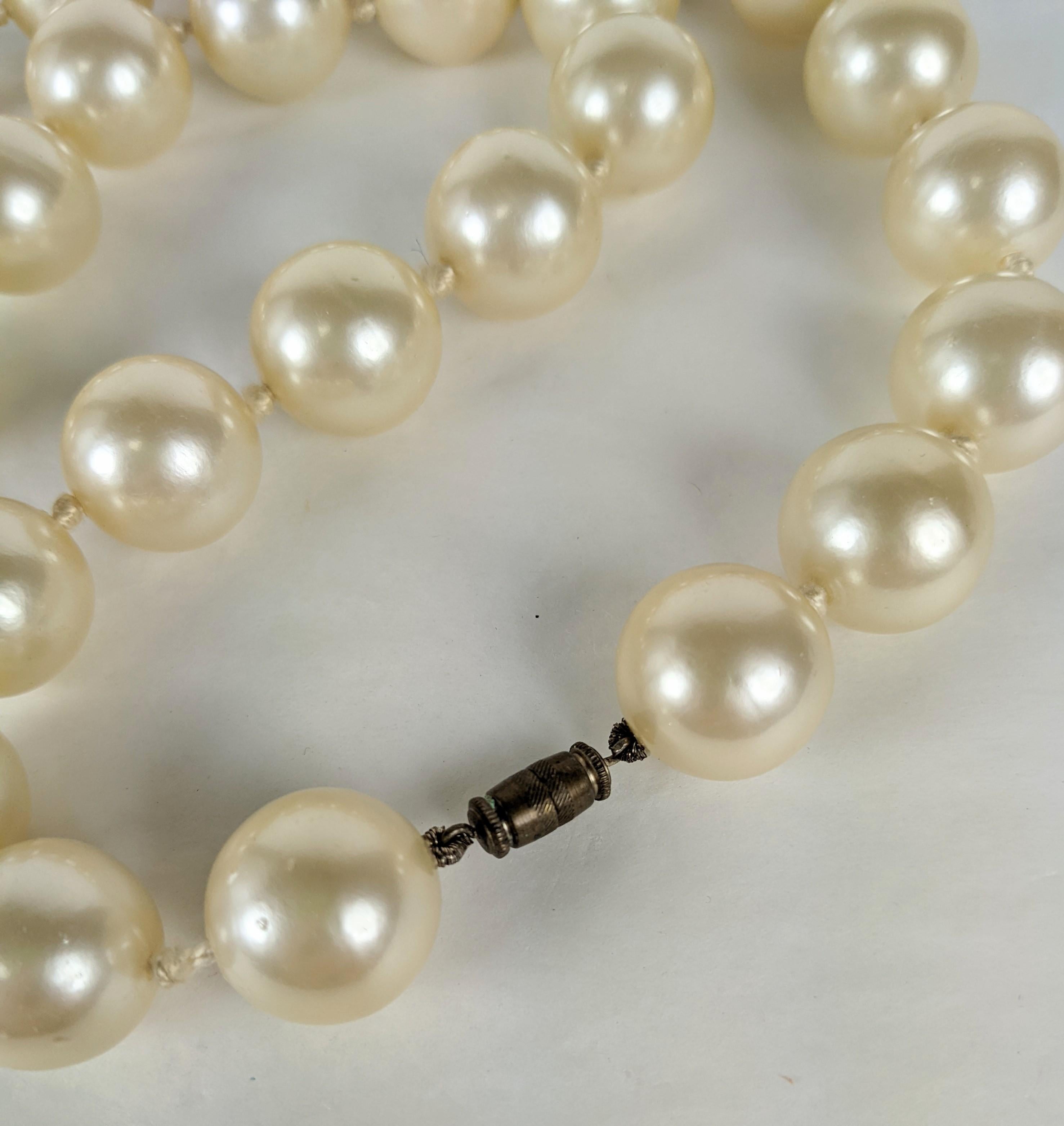 Givenchy Haute Couture Gripoix Glass Pearl Necklace, Bunny Mellon In Good Condition For Sale In New York, NY