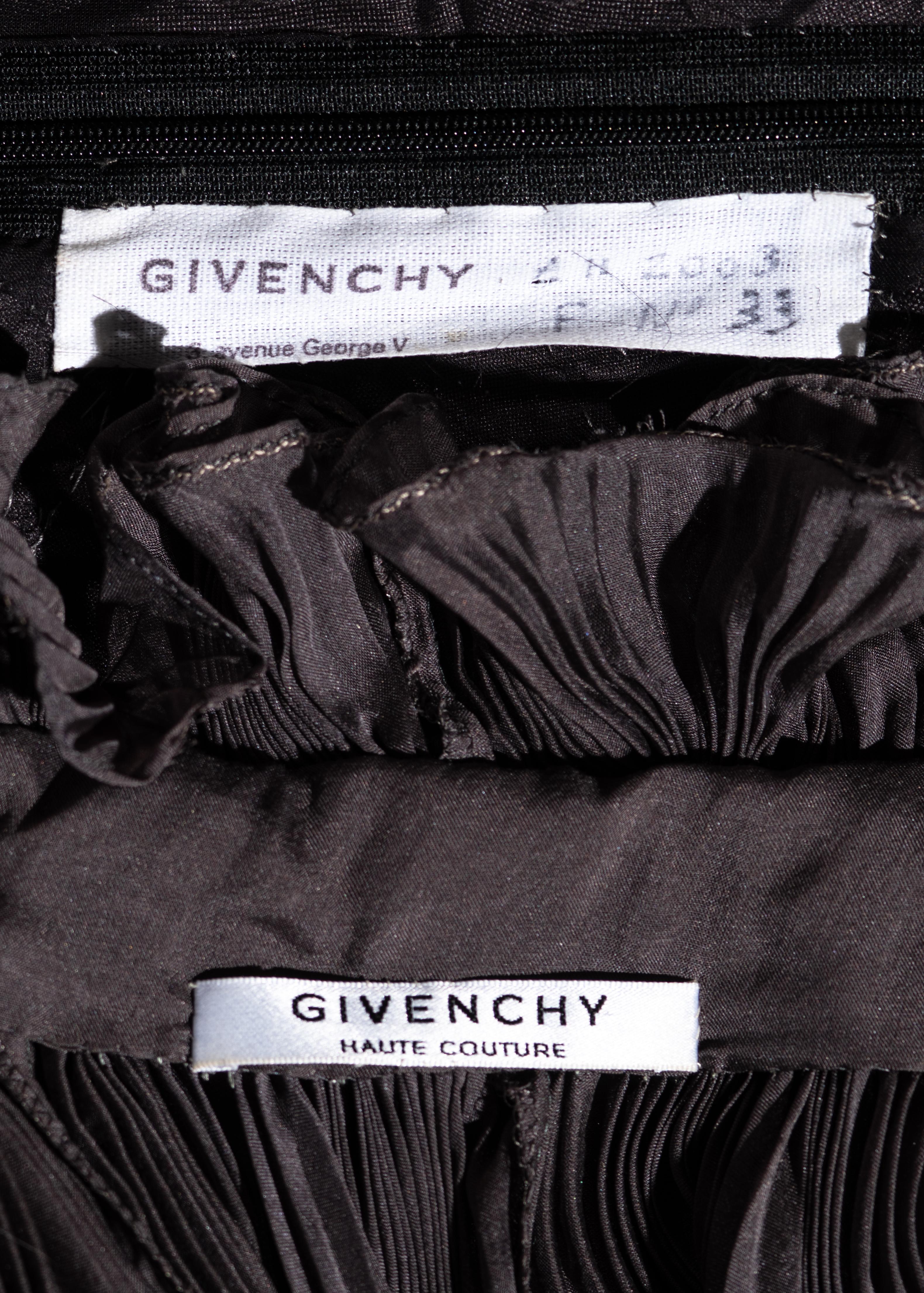 Givenchy - Robe de soirée haute couture en soie mauve avec cape, automne-hiver 2003 en vente 5