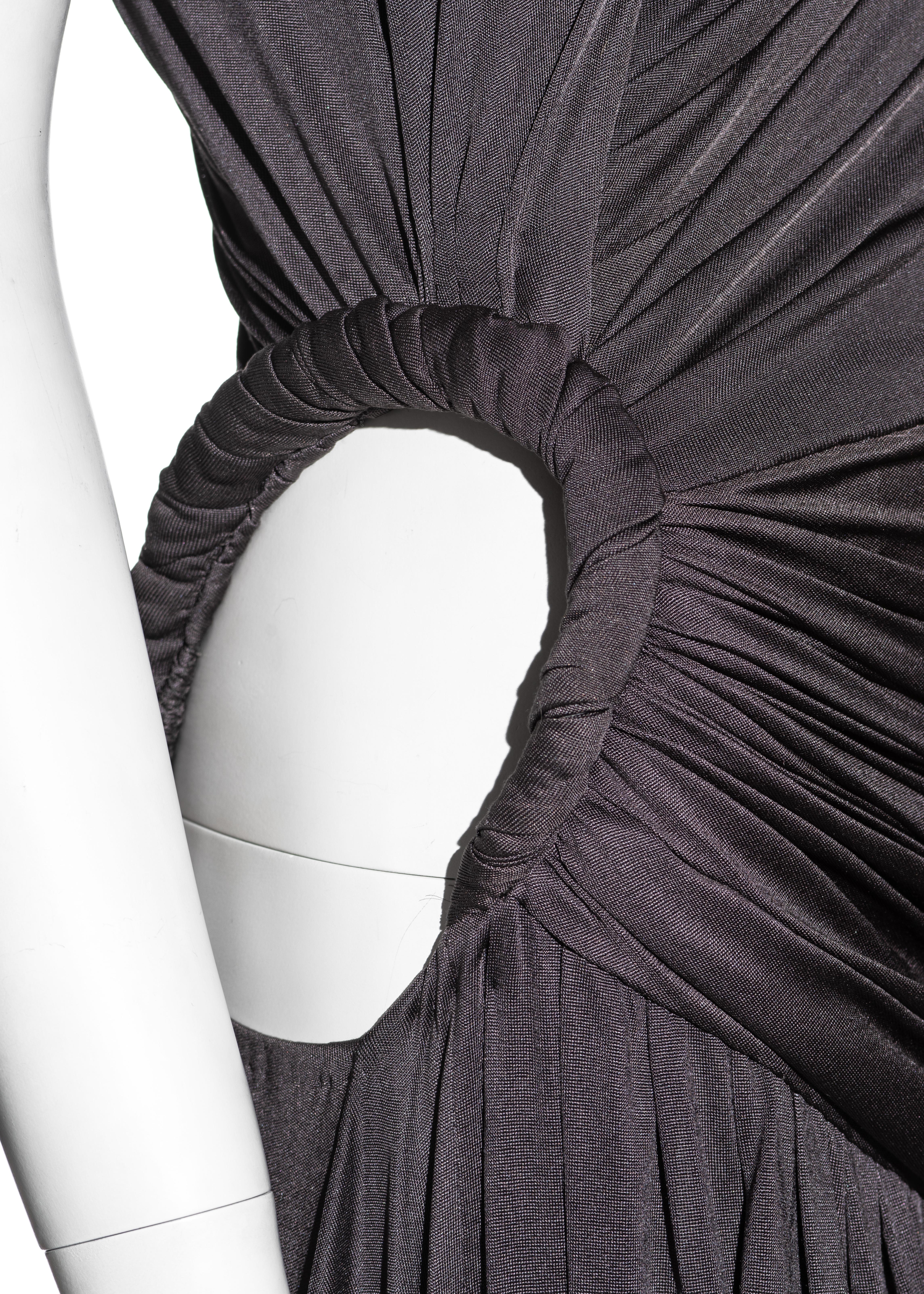 Givenchy - Robe de soirée haute couture en soie mauve avec cape, automne-hiver 2003 en vente 1