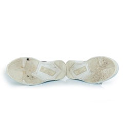 Givenchy, Holografische Turnschuhe mit Flügeln