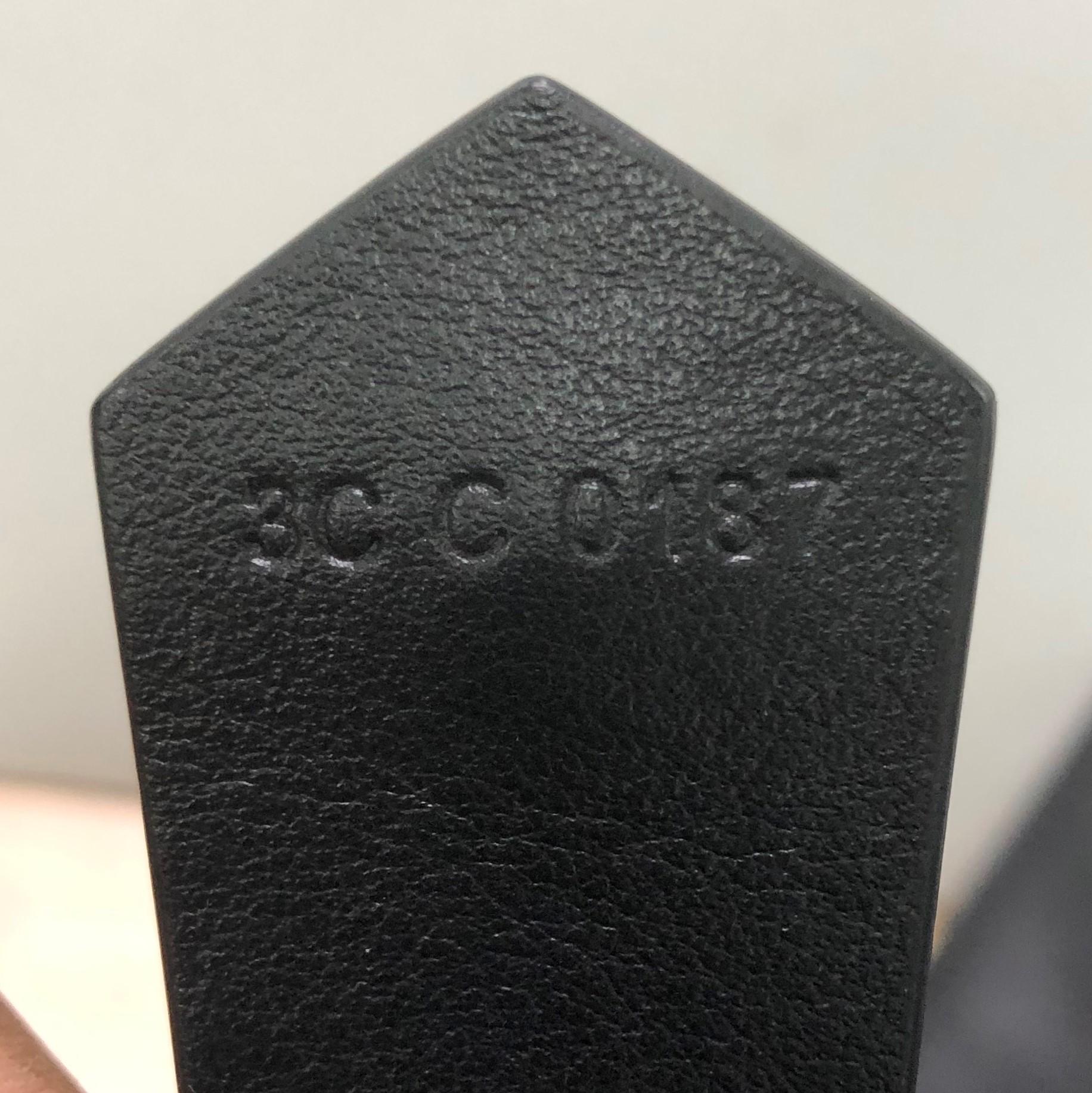 Givenchy Infinity Bucket Bag Leather Medium In Good Condition In NY, NY