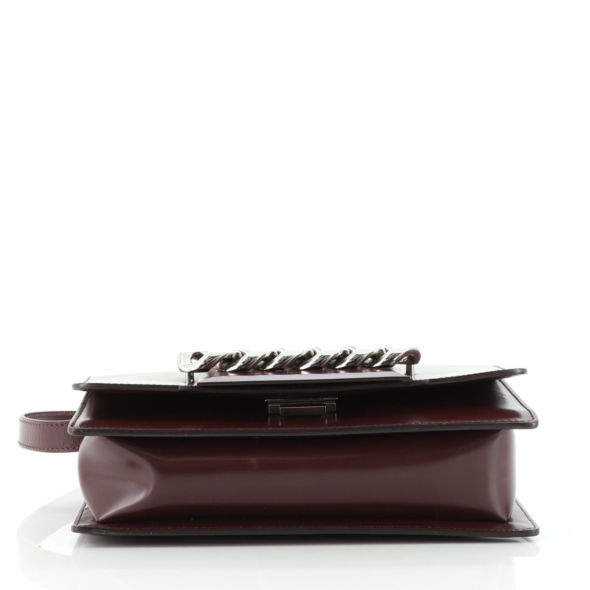 Givenchy Infinity Klappentasche aus Leder im Zustand „Gut“ in NY, NY