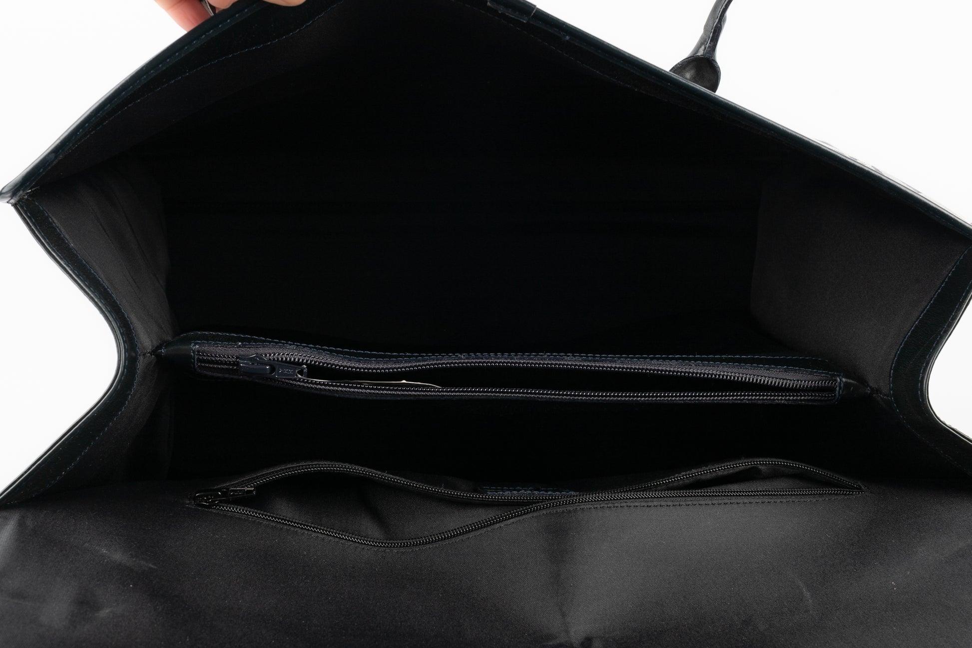 Givenchy large leather bag For Sale 5