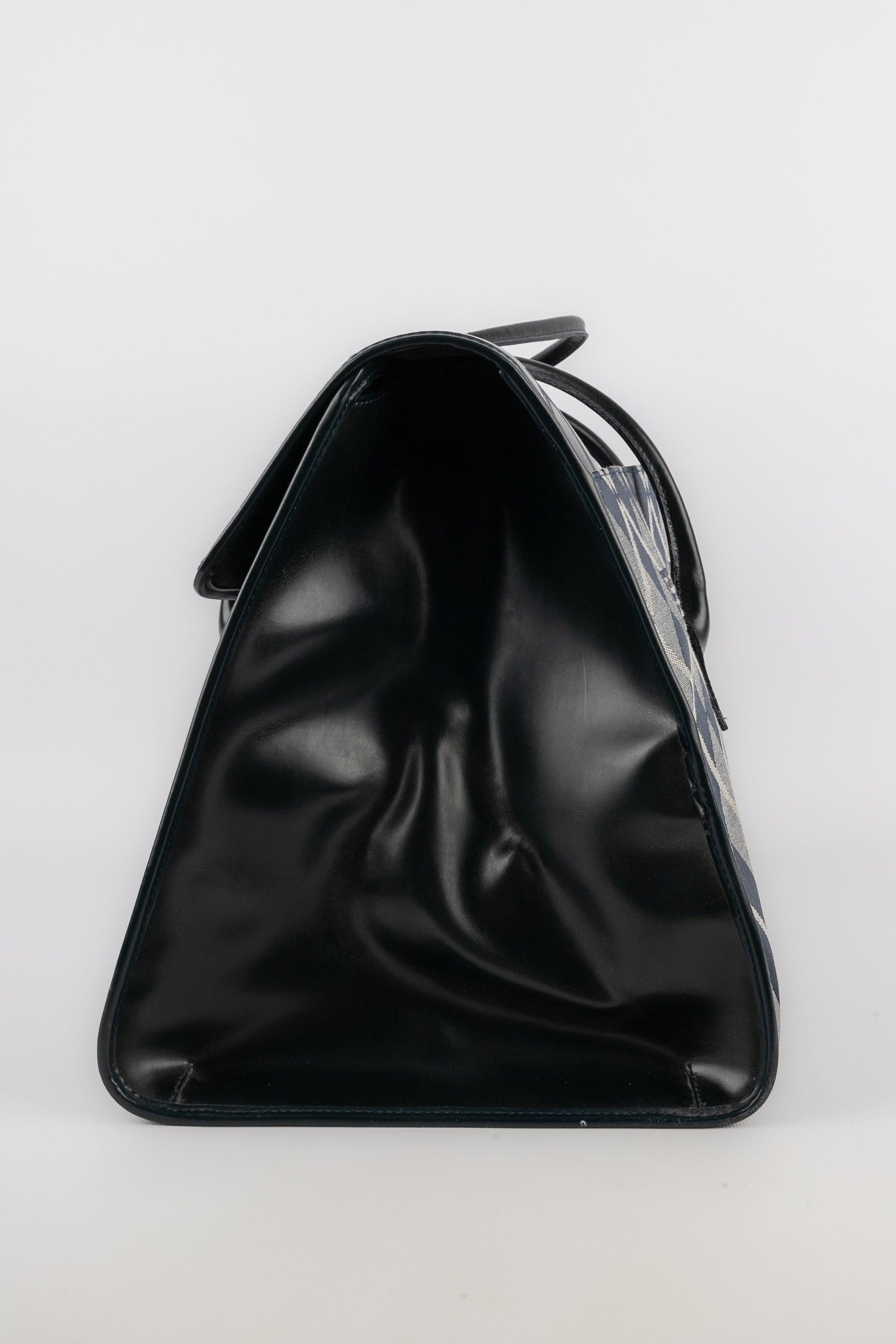 Givenchy large leather bag In Good Condition For Sale In SAINT-OUEN-SUR-SEINE, FR
