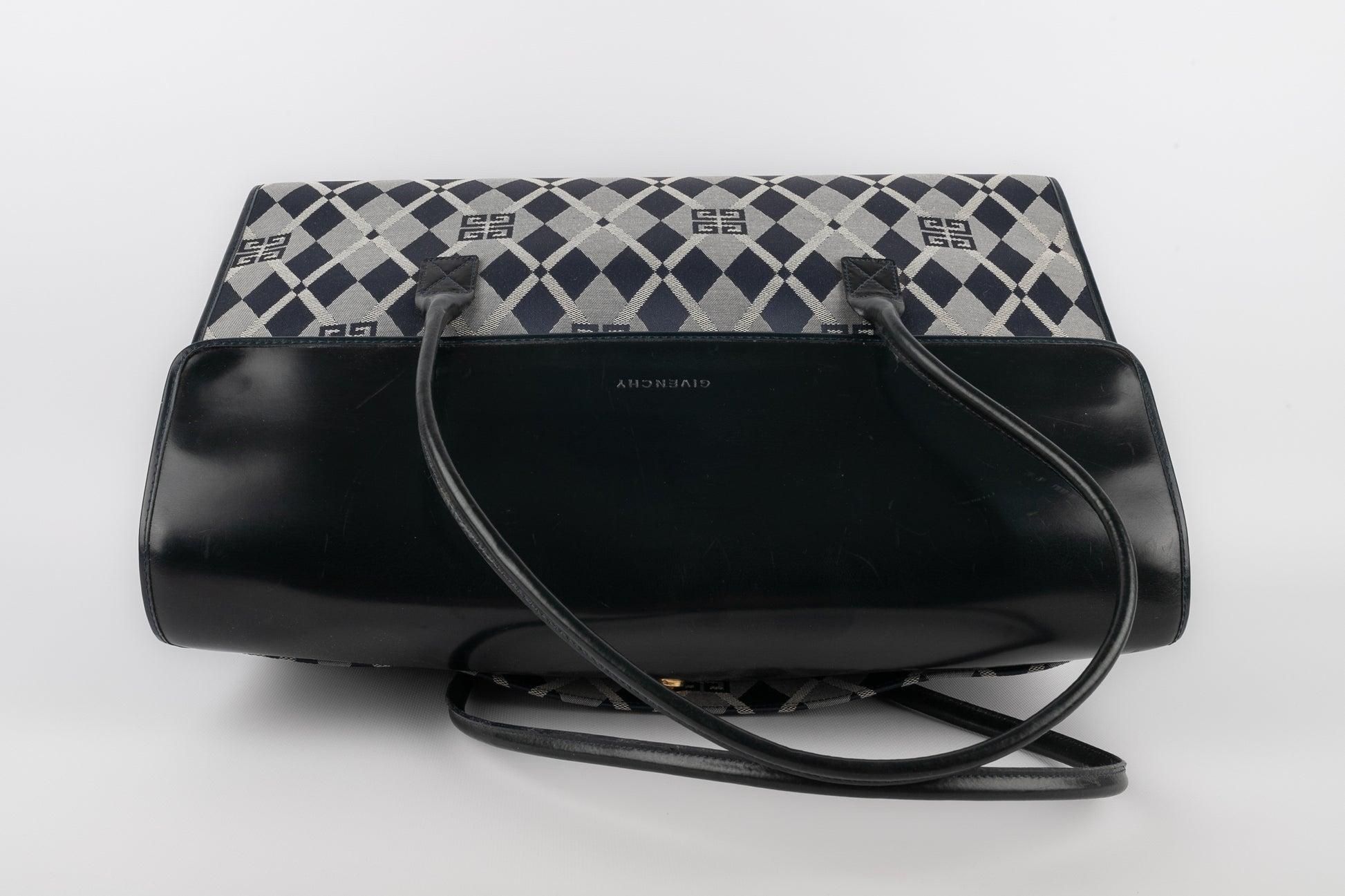 Givenchy large leather bag For Sale 1