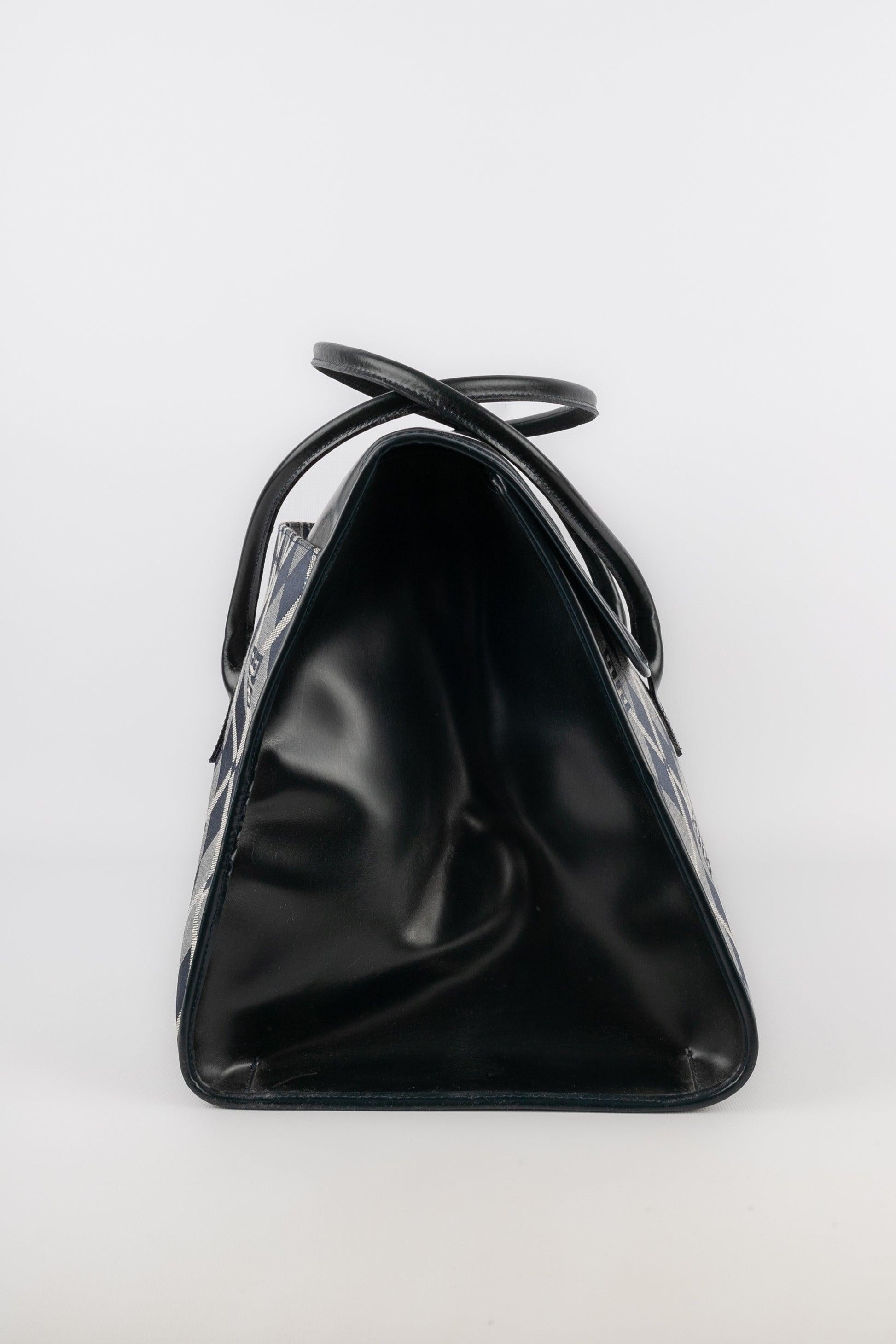 Givenchy large leather bag For Sale 2