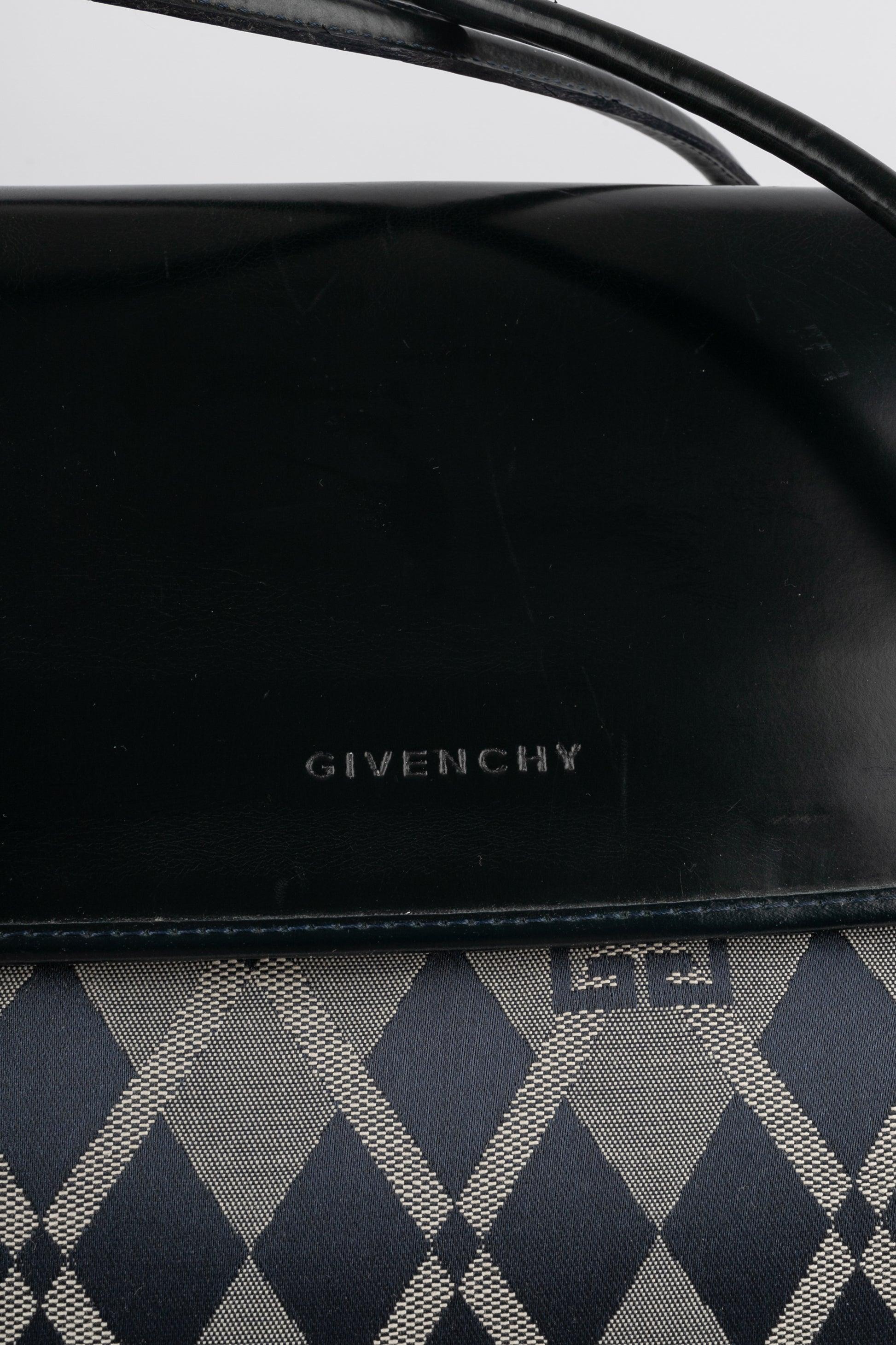 Givenchy large leather bag For Sale 3