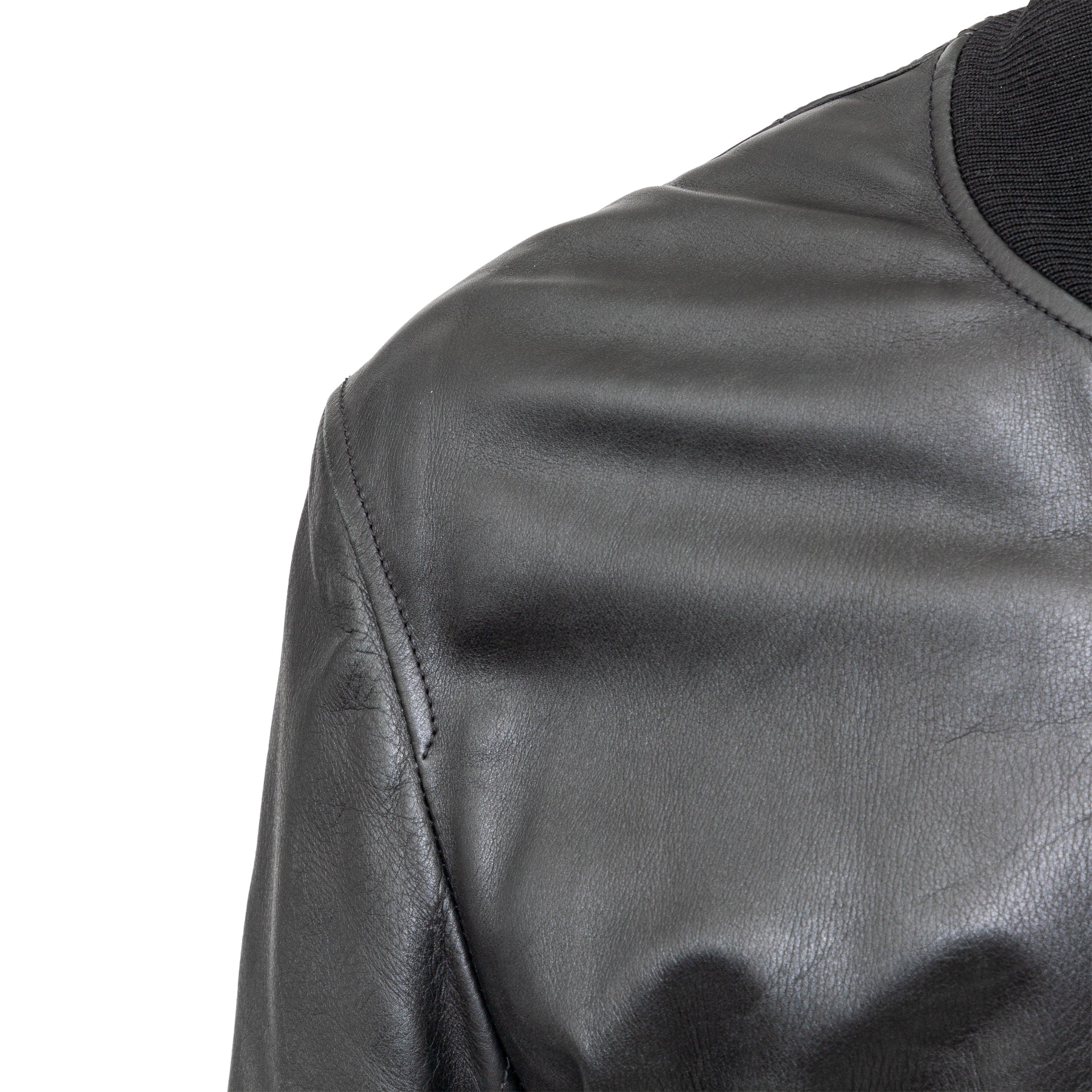 Blouson bombardier en cuir Givenchy - années 10 en vente 5