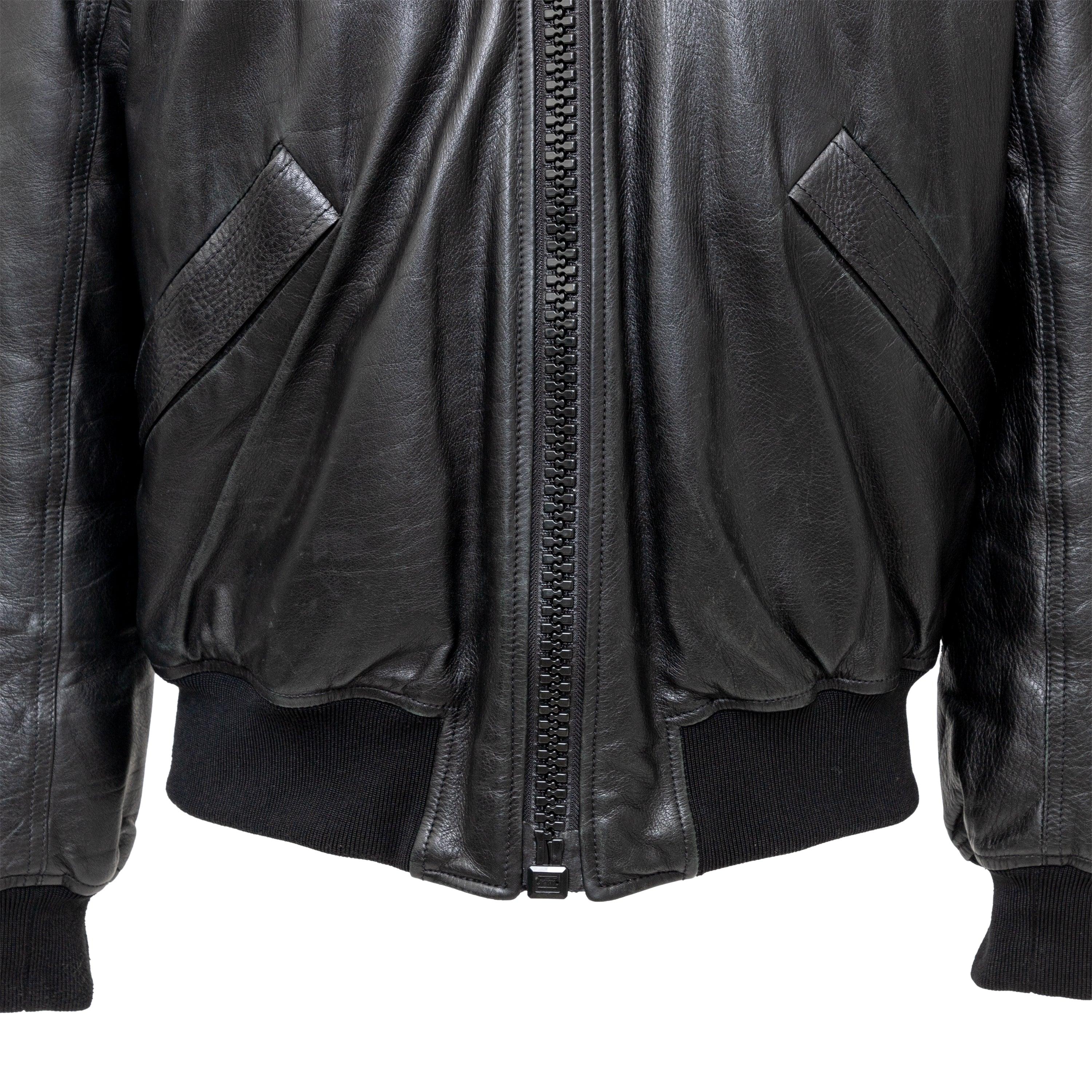 Blouson bombardier en cuir Givenchy - années 10 en vente 3