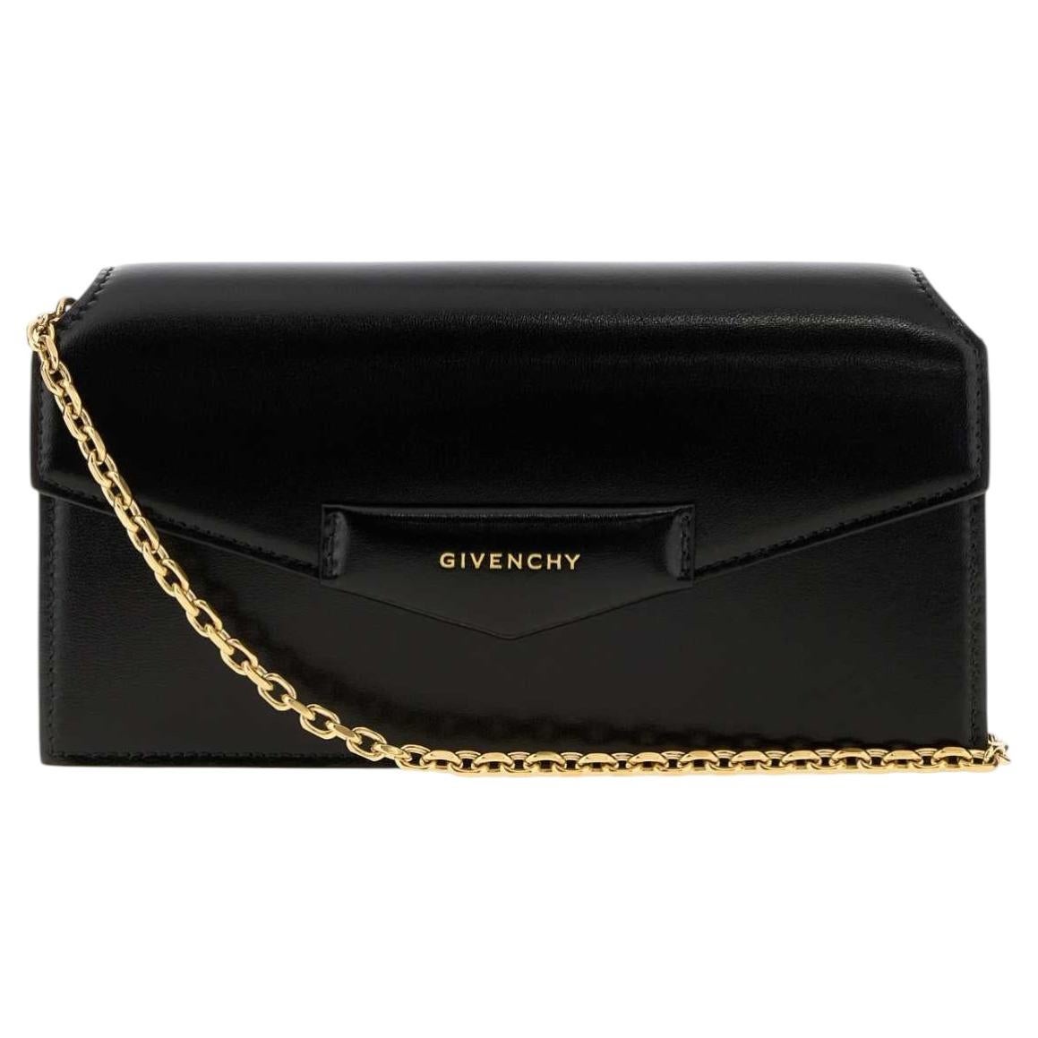 Pochette Givenchy con tracolla a catena in pelle — Nera