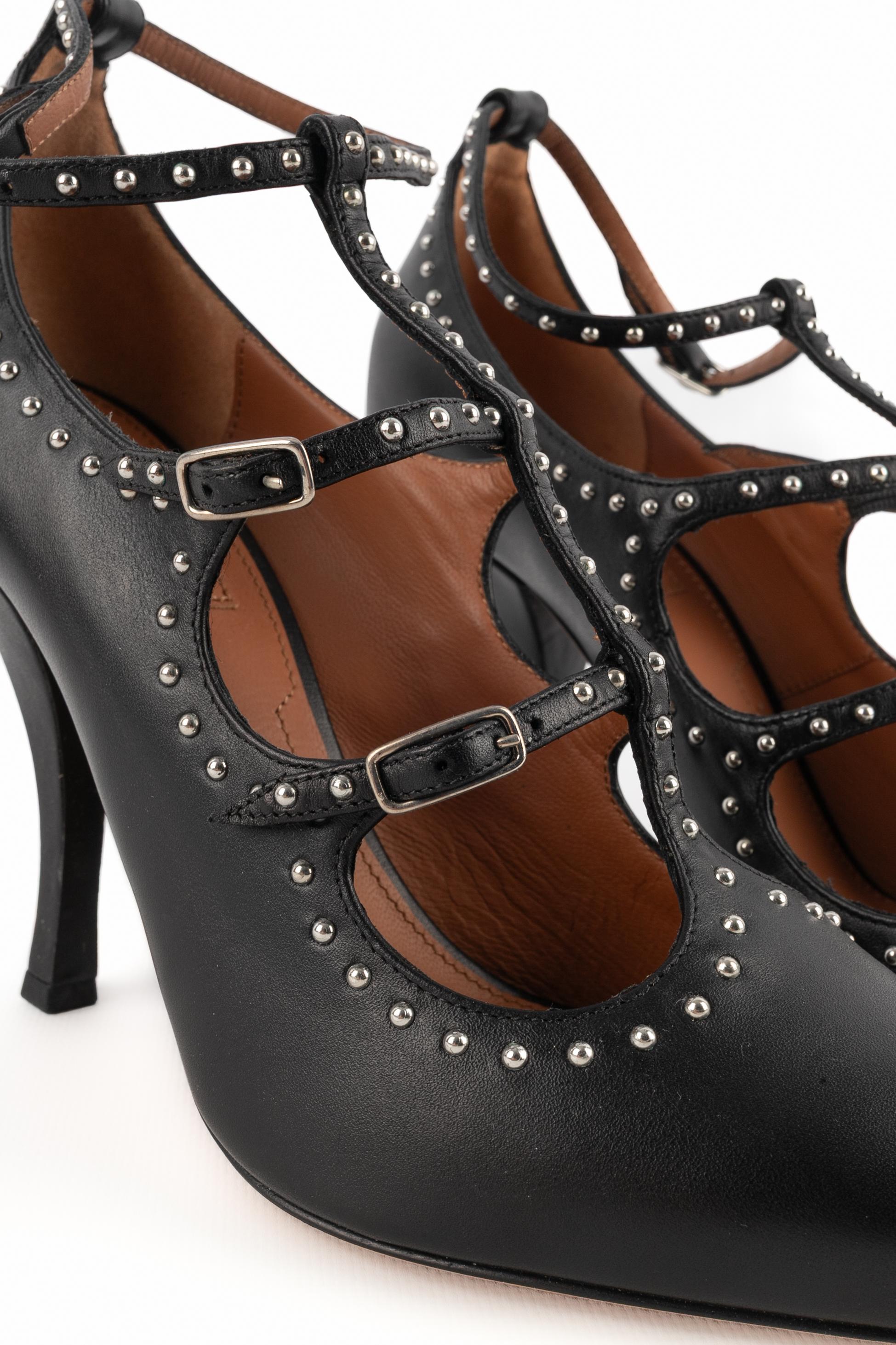 Givenchy leather stilettoes For Sale 2