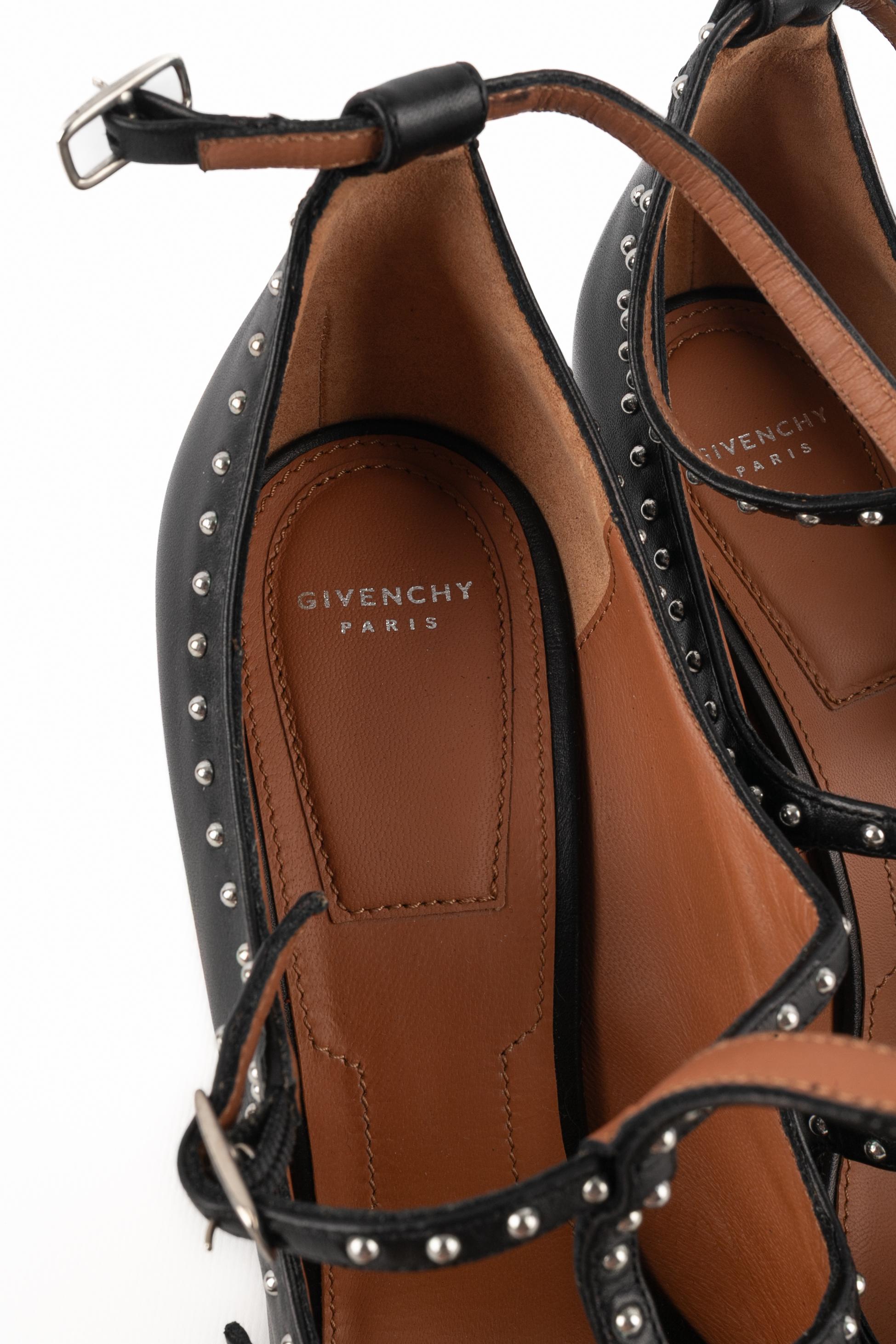 Givenchy leather stilettoes For Sale 4