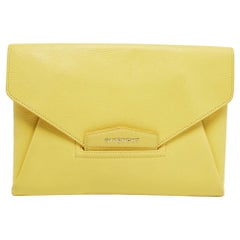 Givenchy Zitronengelbes Leder Mittlerer Umschlag Antigona Clutch