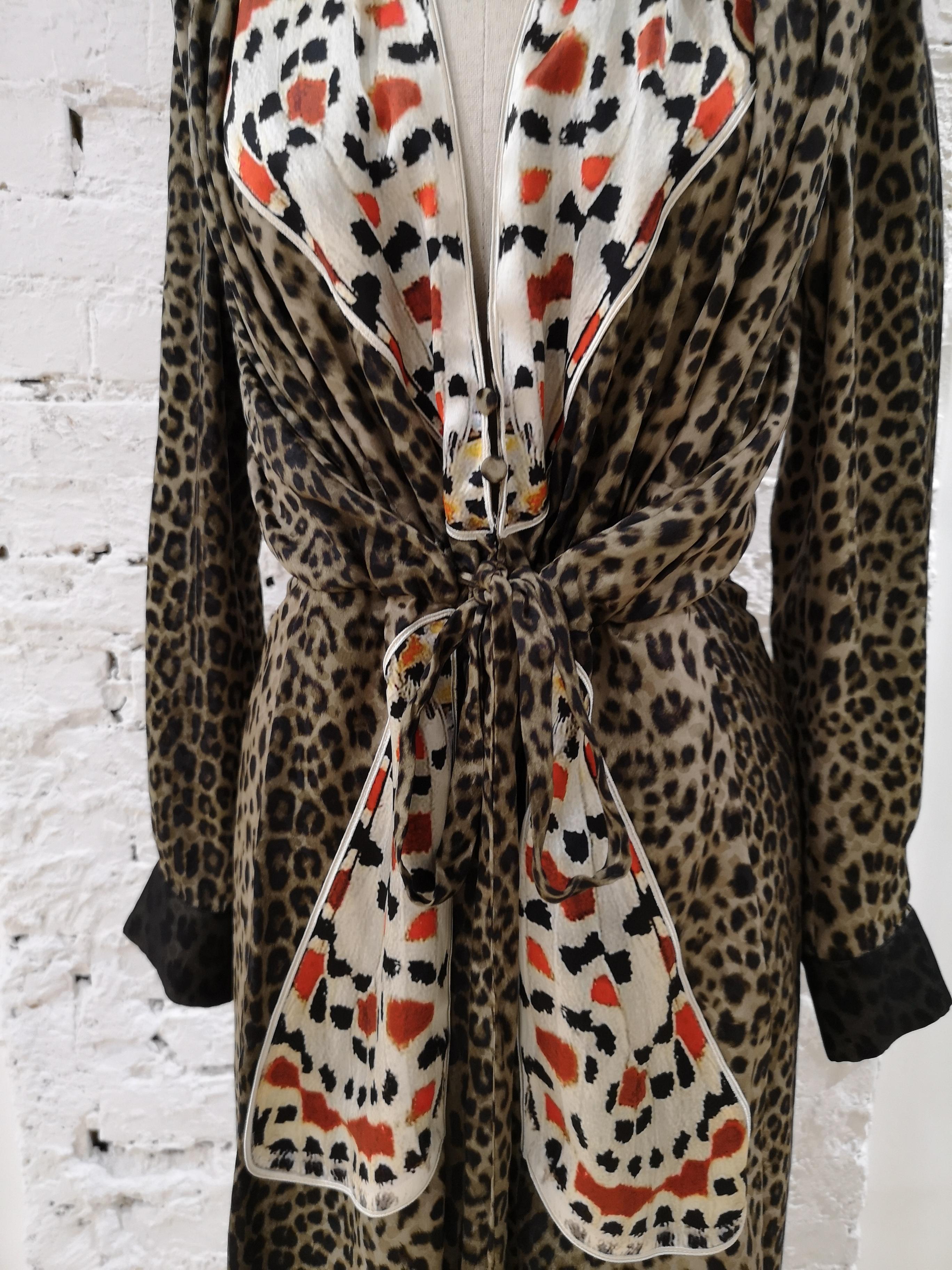 Robe papillon léopard Givenchy en vente 14