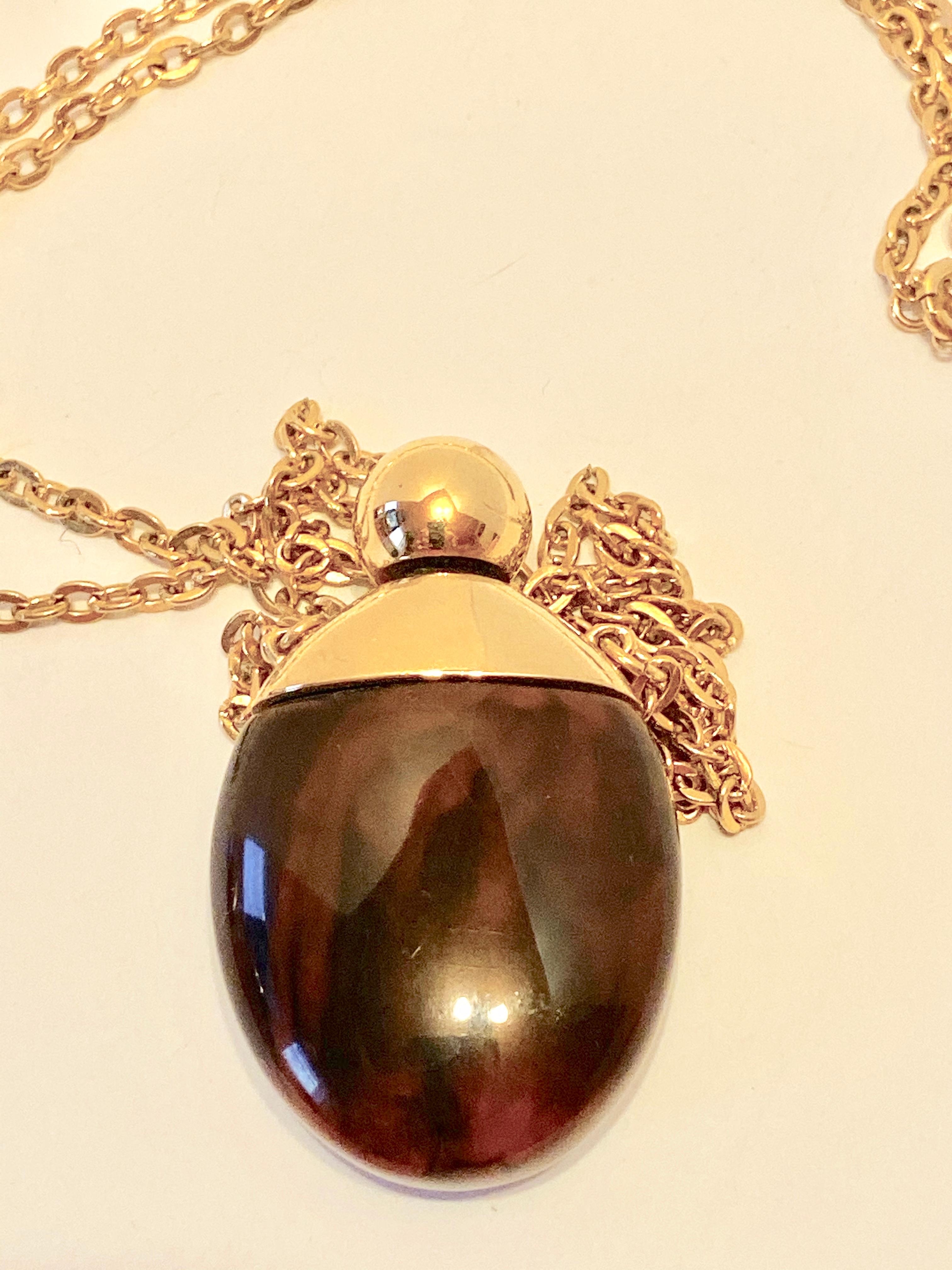 Givenchy, collier pendentif parfum en lucite « Tortoise Shell » « édition limitée » en vente 2