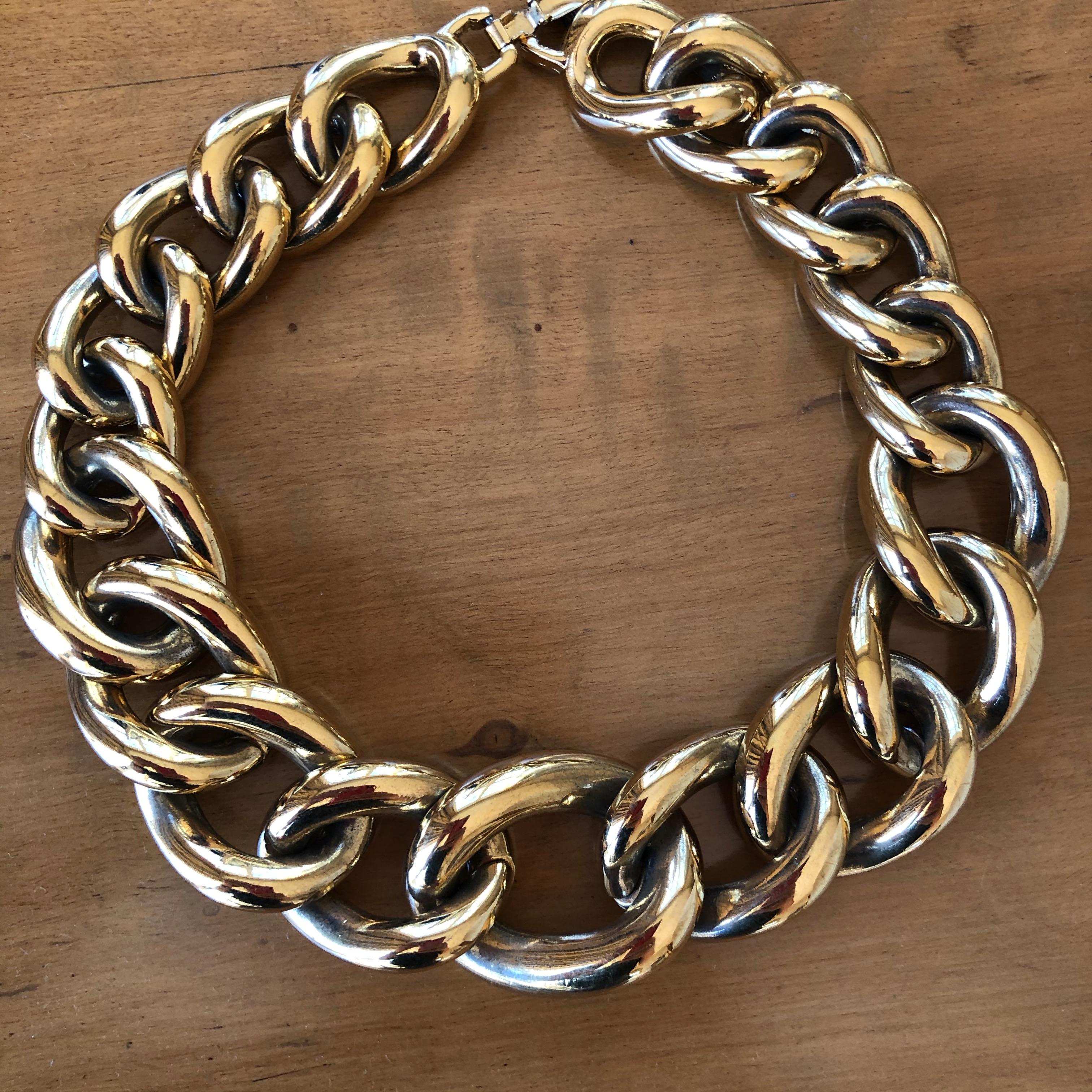 Givenchy Massive Vintage Bold Gold Link Necklace
Foldover clasp.
Made in France
17