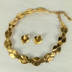 Suite aus mattem Gold von Givenchy