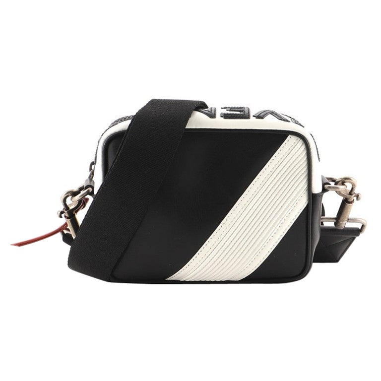 Givenchy MC3 Bolso Crossbody Piel con Apliques
