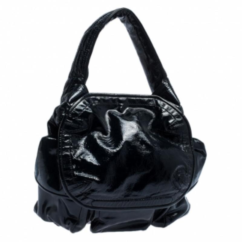 Givenchy Mitternachtsblau Lackleder Hobo im Zustand „Hervorragend“ im Angebot in Dubai, Al Qouz 2