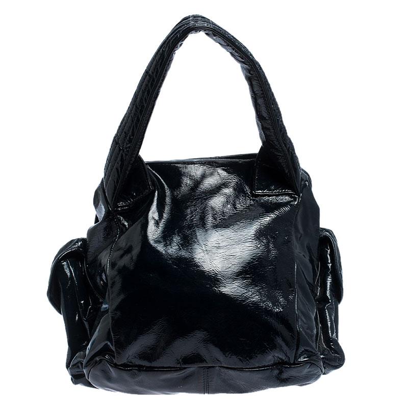 Givenchy Midnight Blue Patent Leather Hobo In Excellent Condition For Sale In Dubai, Al Qouz 2