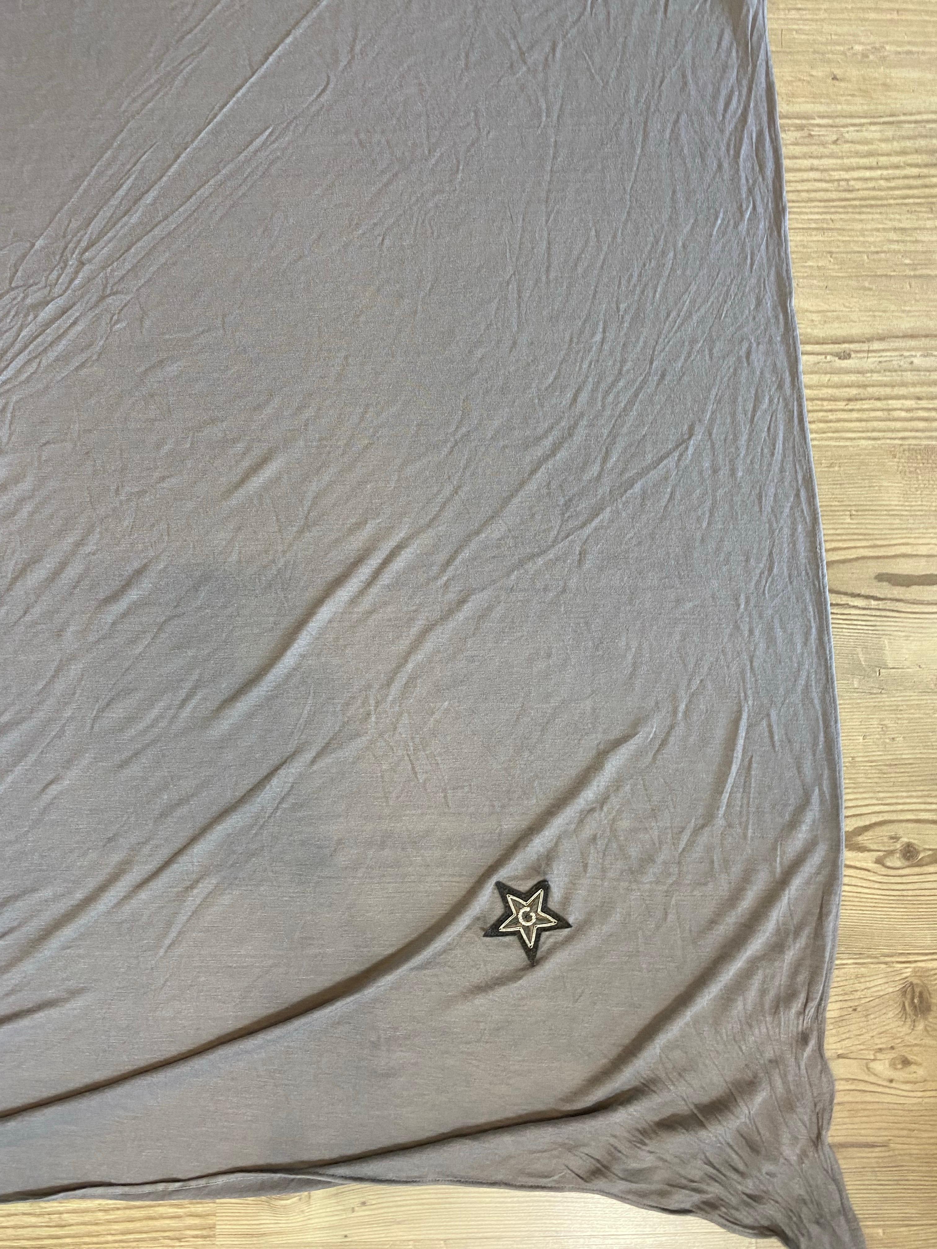 Foulard multiuso Givenchy. in vendita 3