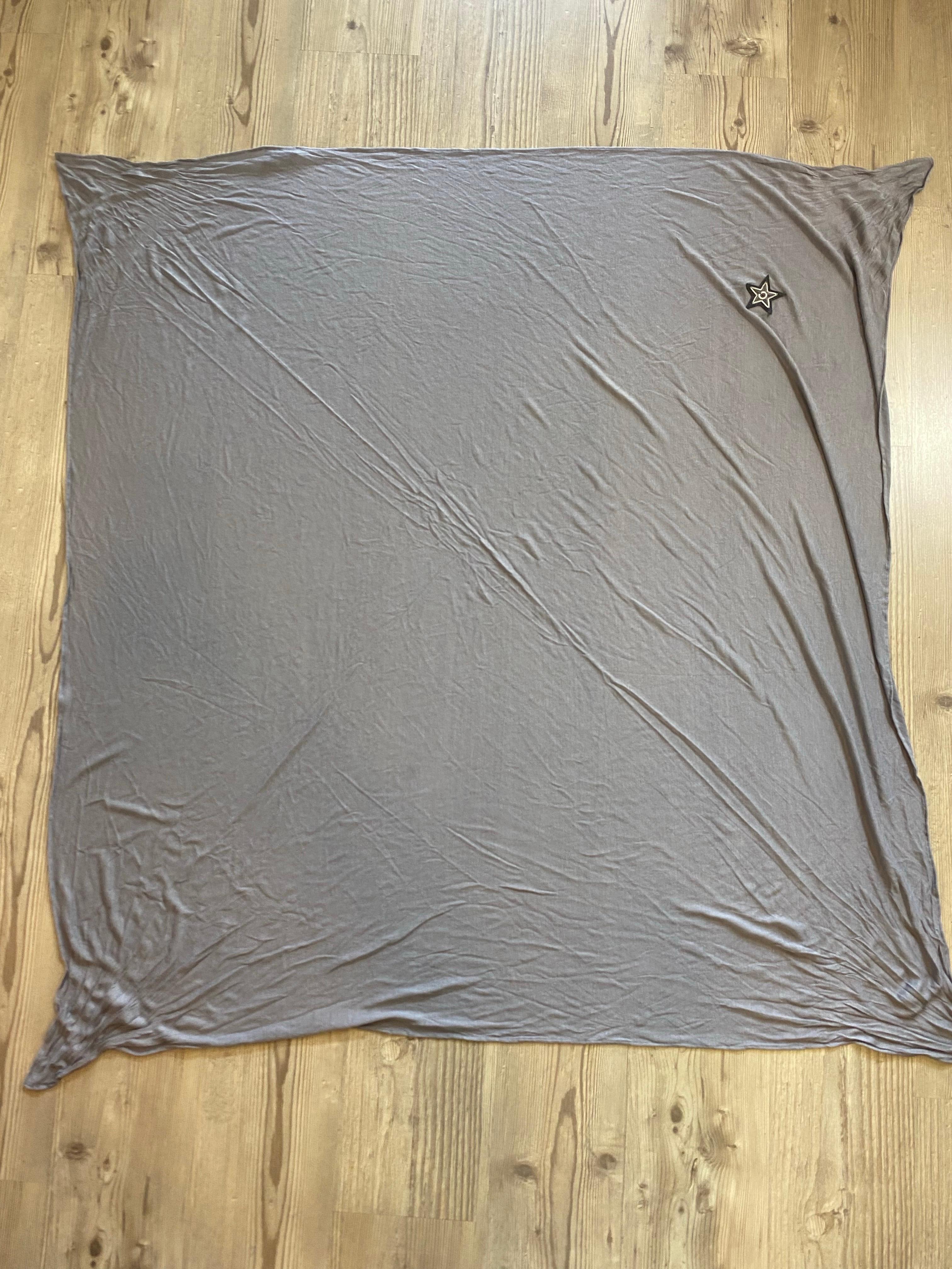 Foulard multiuso Givenchy. in vendita 4