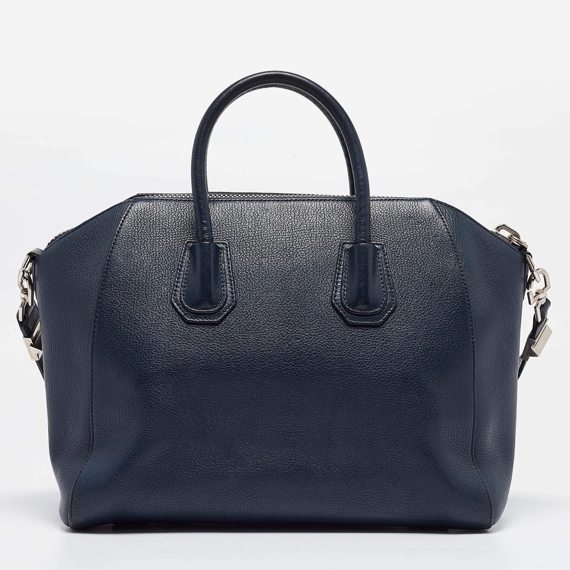 Givenchy Navy Blue Leather Medium Antigona Satchel In Fair Condition In Dubai, Al Qouz 2
