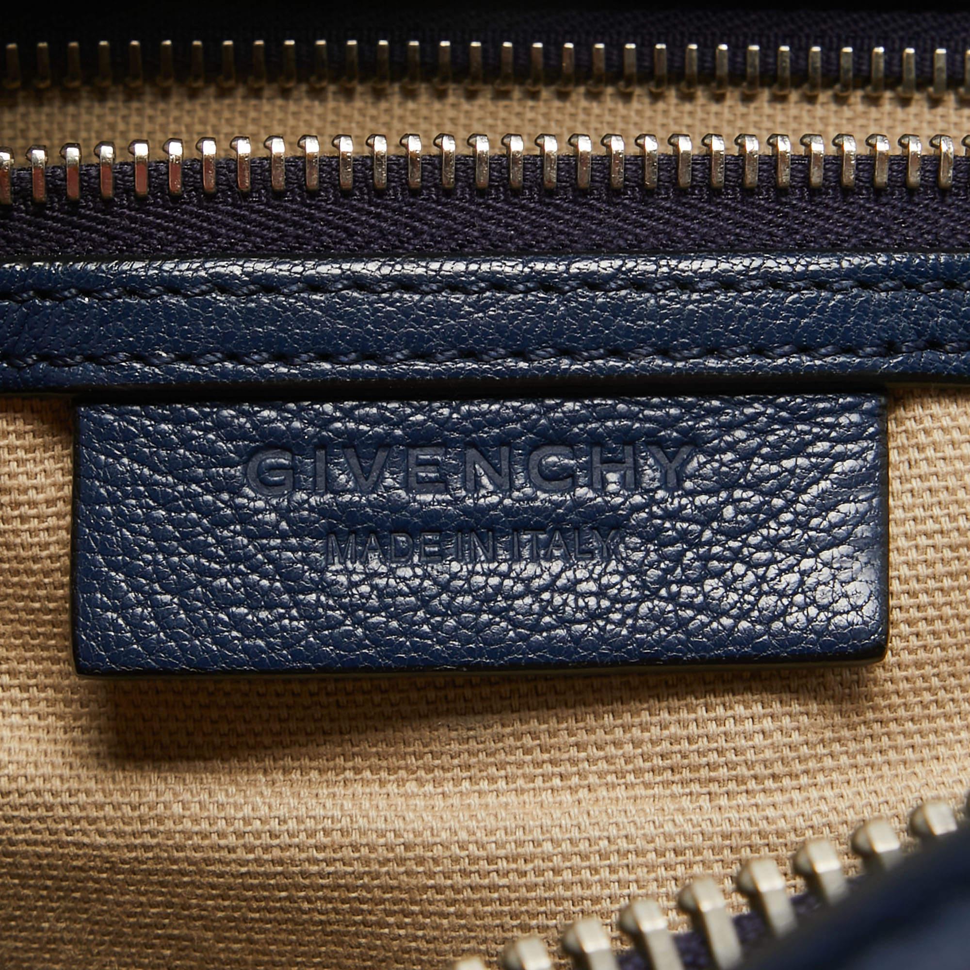 Givenchy Navy Blue Leather Medium Antigona Satchel For Sale 3