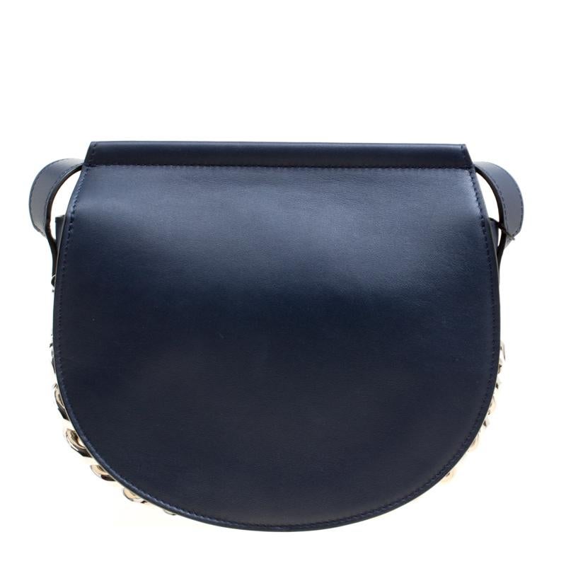 Extremely adaptable and stylish this Givenchy bag is a top pick of the season. The suede lining on the interior gives all the protection your fundamental items need and ensure they are kept secure. Crafted fabulously in leather, this bag is a