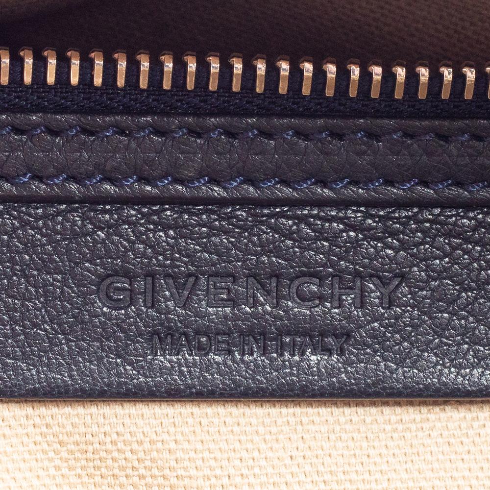 Givenchy Navy Blue Leather Small Antigona Satchel In Fair Condition In Dubai, Al Qouz 2