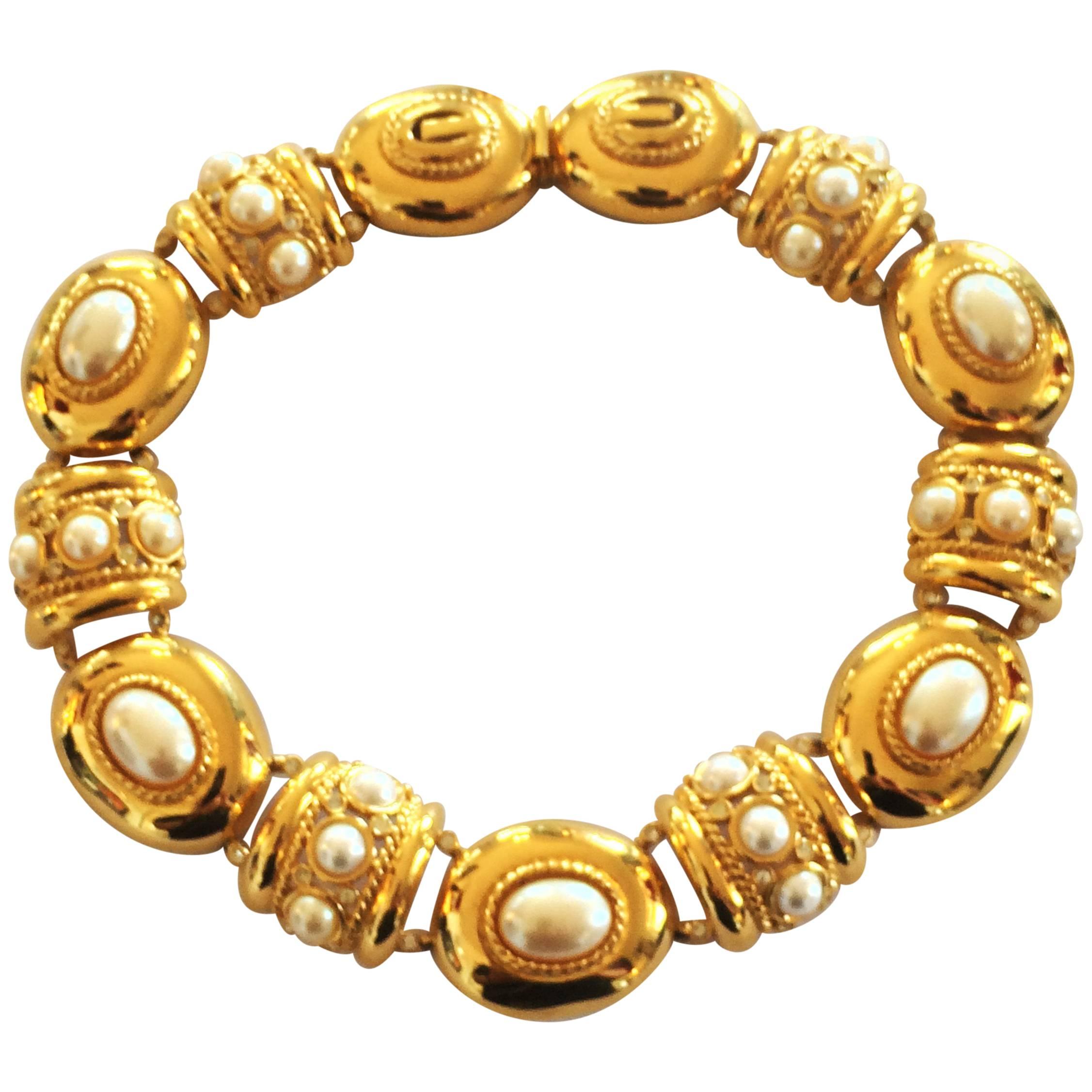 Givenchy Necklace in gilt, with Cabochon pearls and diamantes