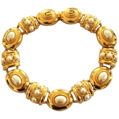 Givenchy Necklace in gilt, with Cabochon pearls and diamantes
