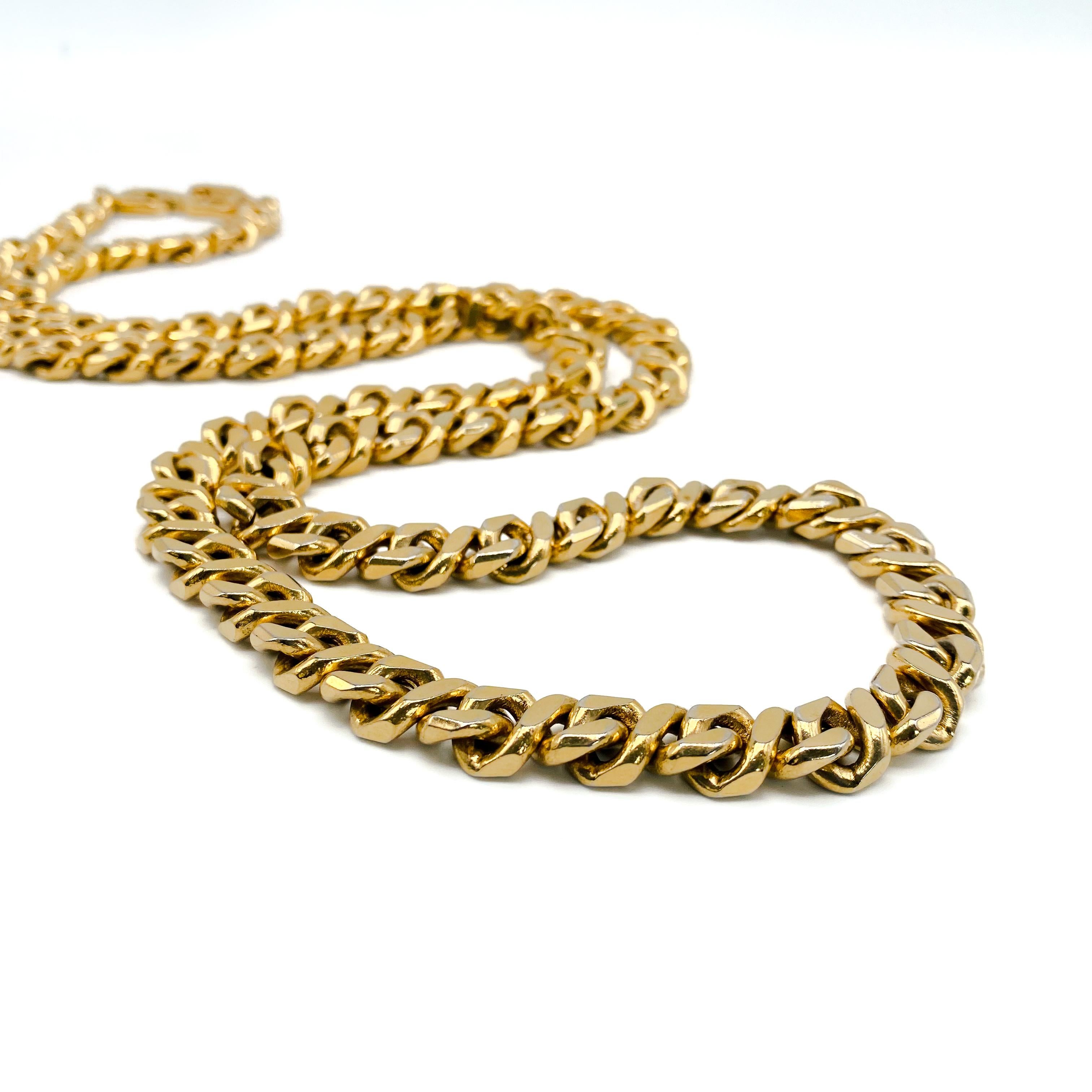 Givenchy Vintage Necklace 1980s

This amazing heavyweight chain is from the legendary house of Hubert de Givenchy. Cast from high quality gold plated metal, this chain will add a cool contemporary edge to any outfit

Givenchy are known for producing