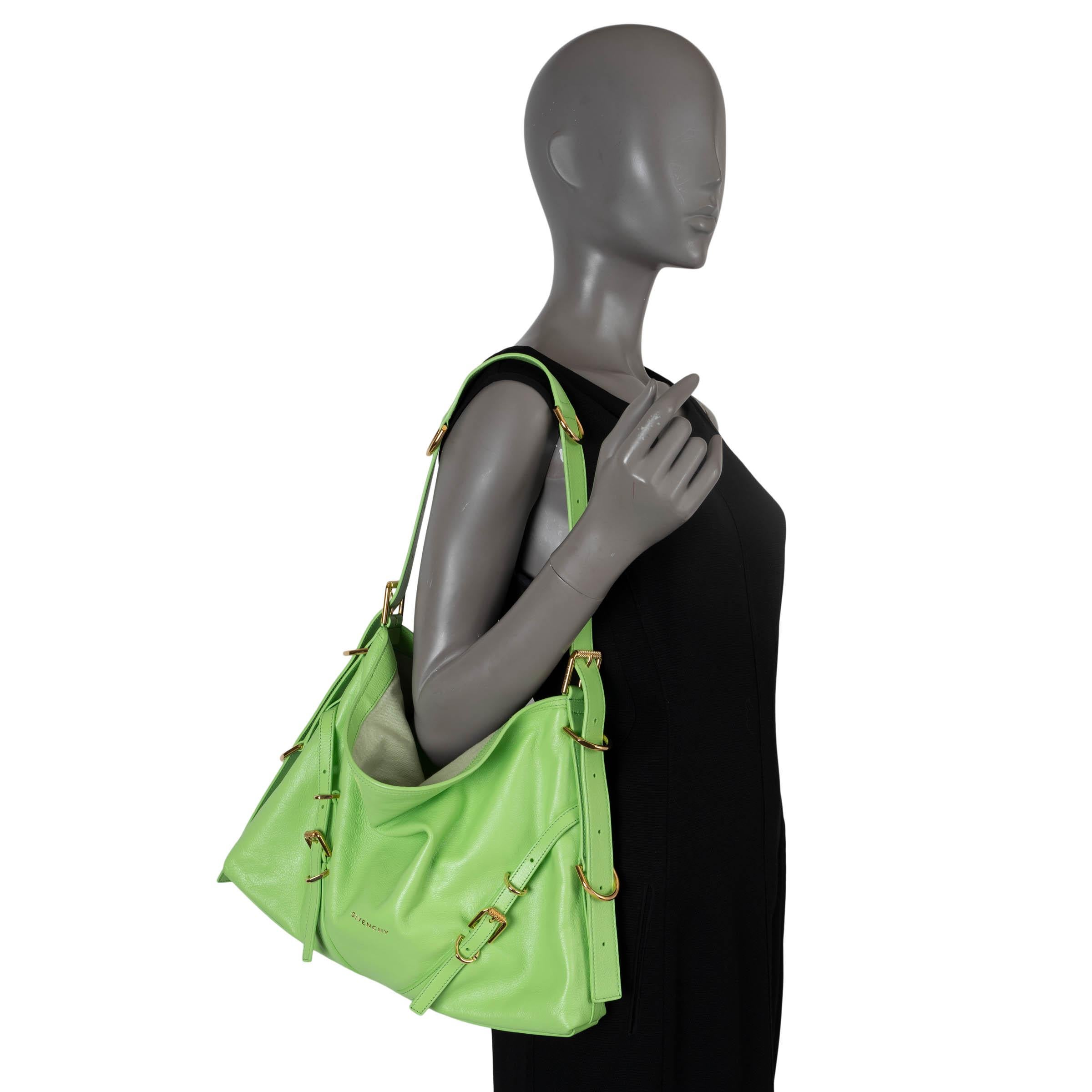 Bolso Hobo GIVENCHY 2023 VOYOU MEDIUM de piel verde neón en venta 7