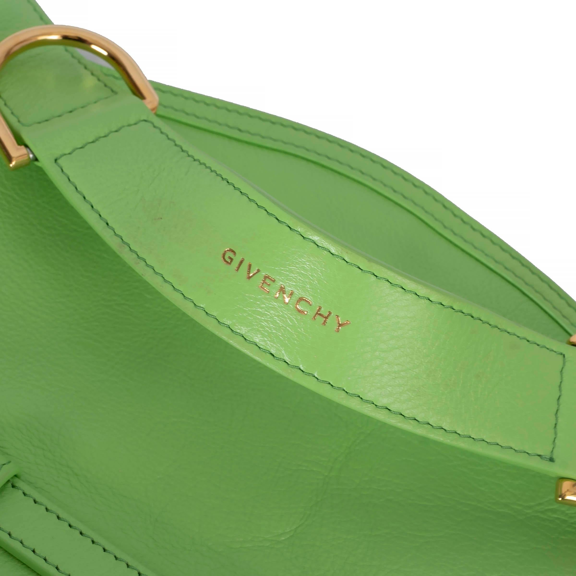 Bolso Hobo GIVENCHY 2023 VOYOU MEDIUM de piel verde neón en venta 3
