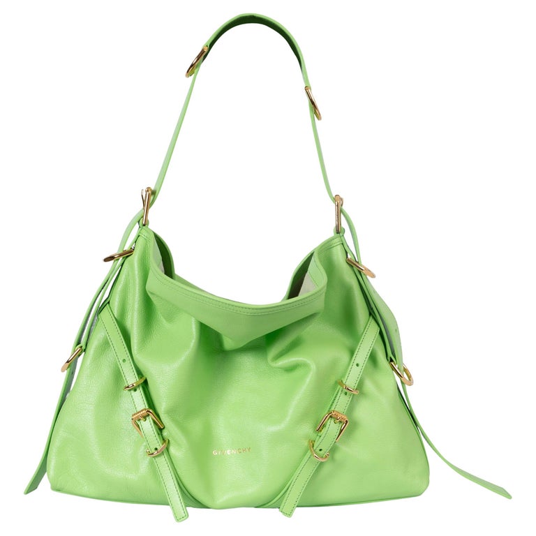 GIVENCHY neongrünes Leder 2023 VOYOU MEDIUM Hobo-Tasche im Angebot