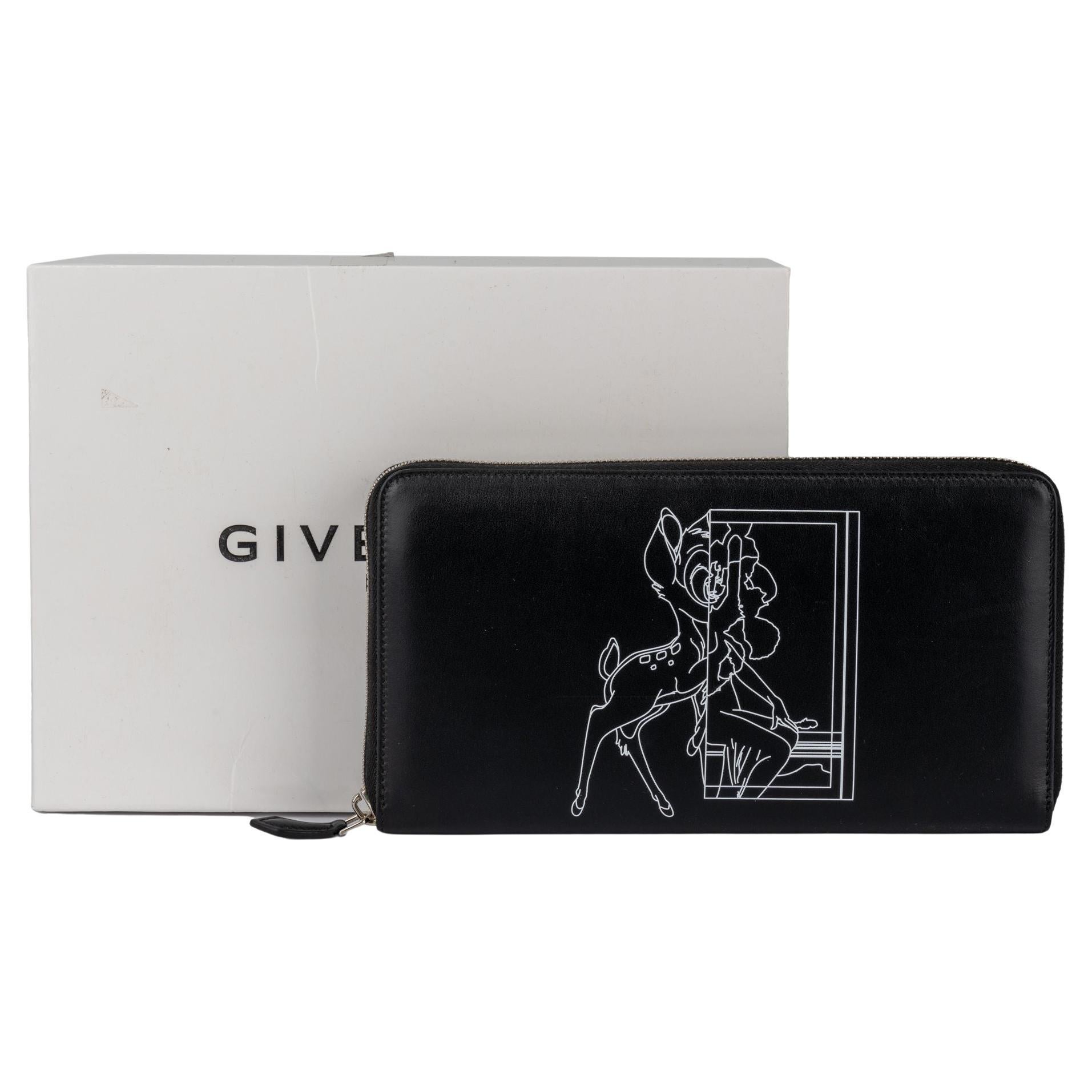 Givenchy grand portefeuille à fermeture éclair neuf en vente