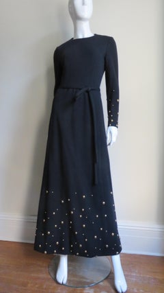 Givenchy Nouvelle Boutique 1970er Jahre Maxikleid und Wickel mit Nieten
