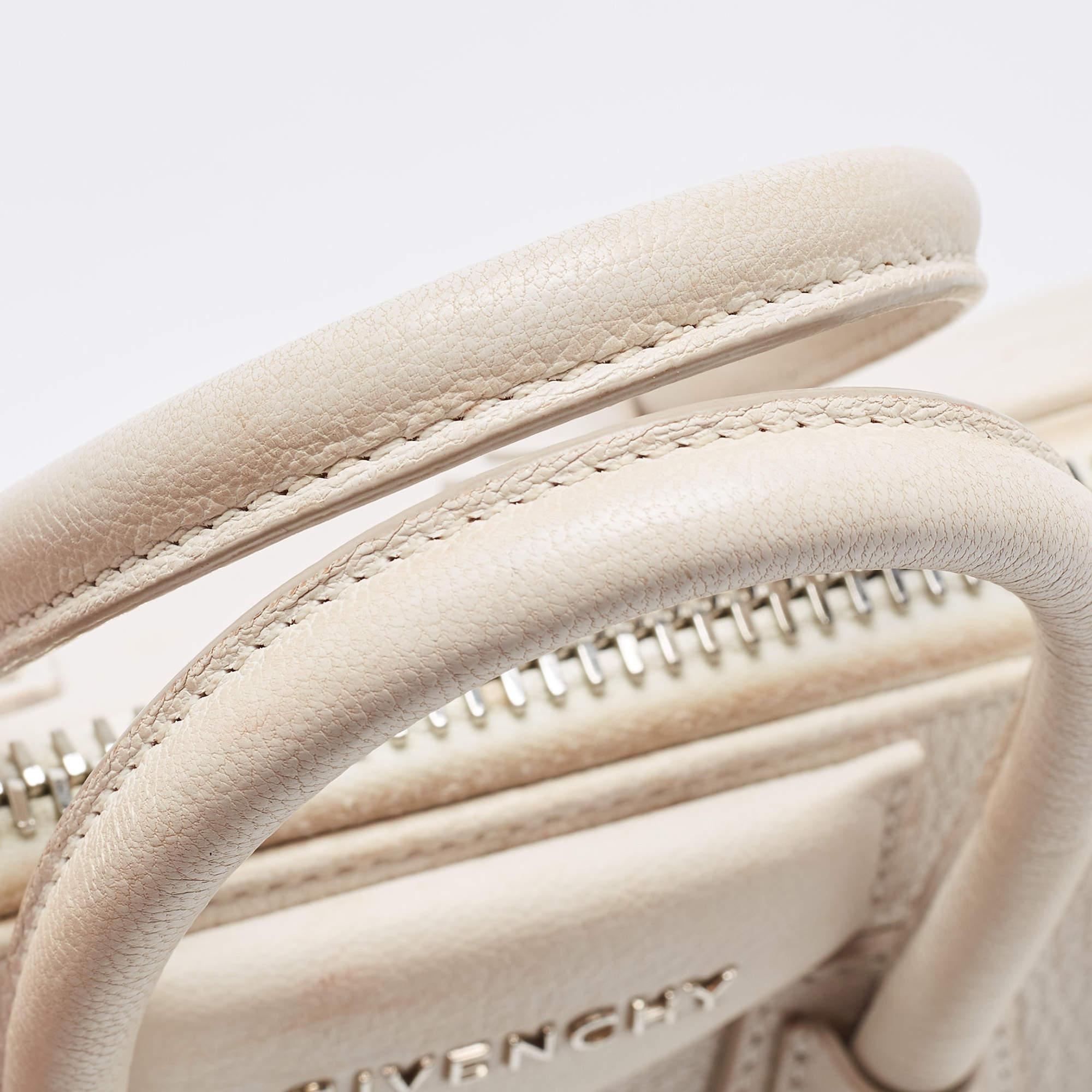 Givenchy Off-White - Mini sacoche Antigona en cuir 7