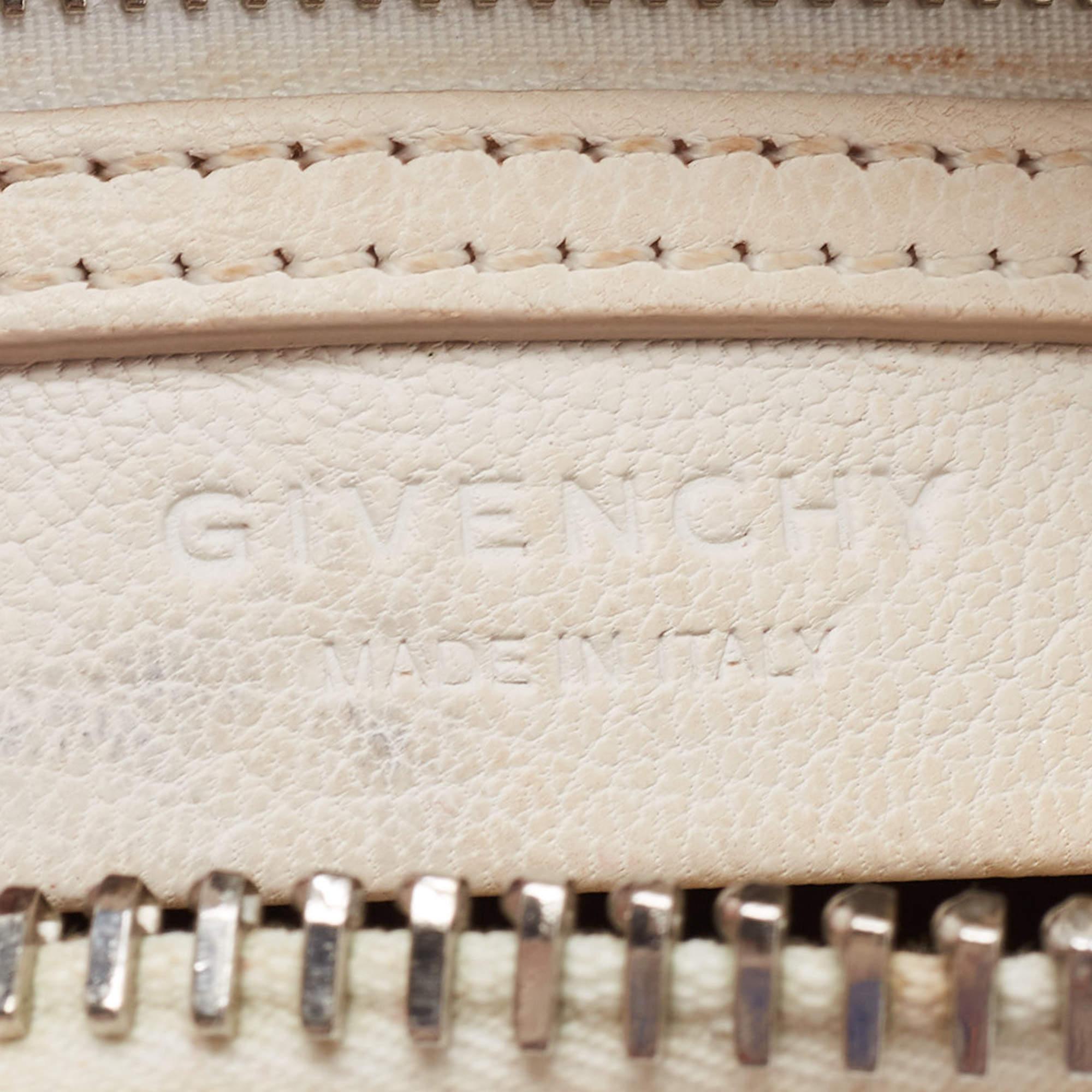 Givenchy Off-White - Mini sacoche Antigona en cuir 9