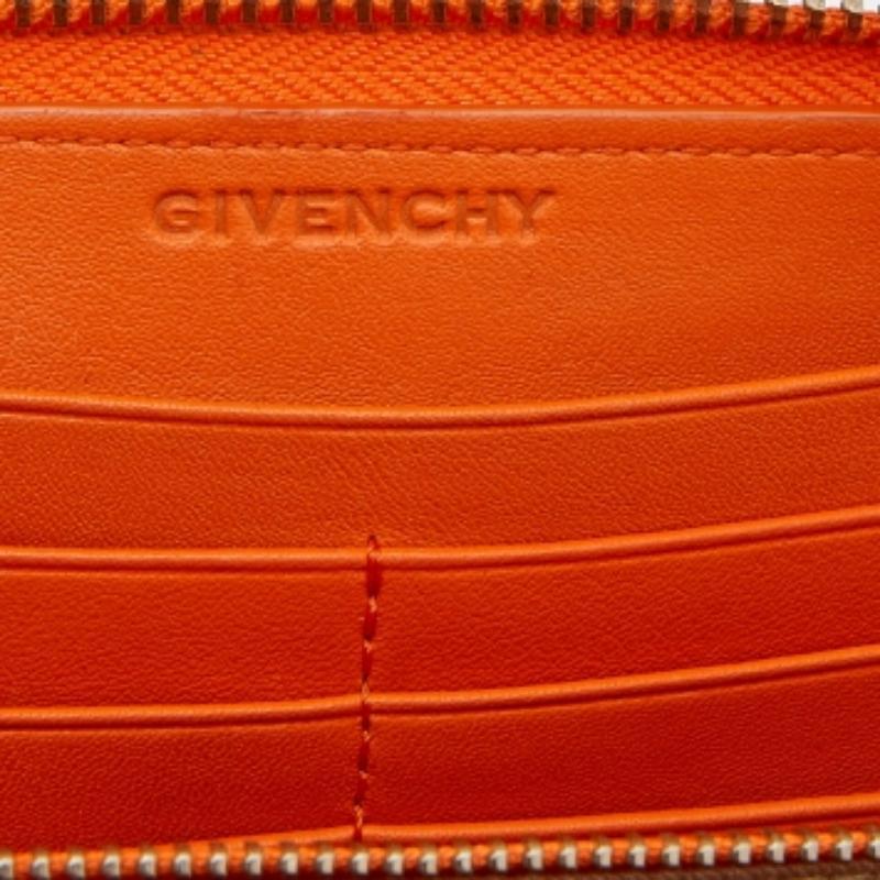 Portafoglio firmato in tela e pelle arancione/grigio di Givenchy in vendita 1