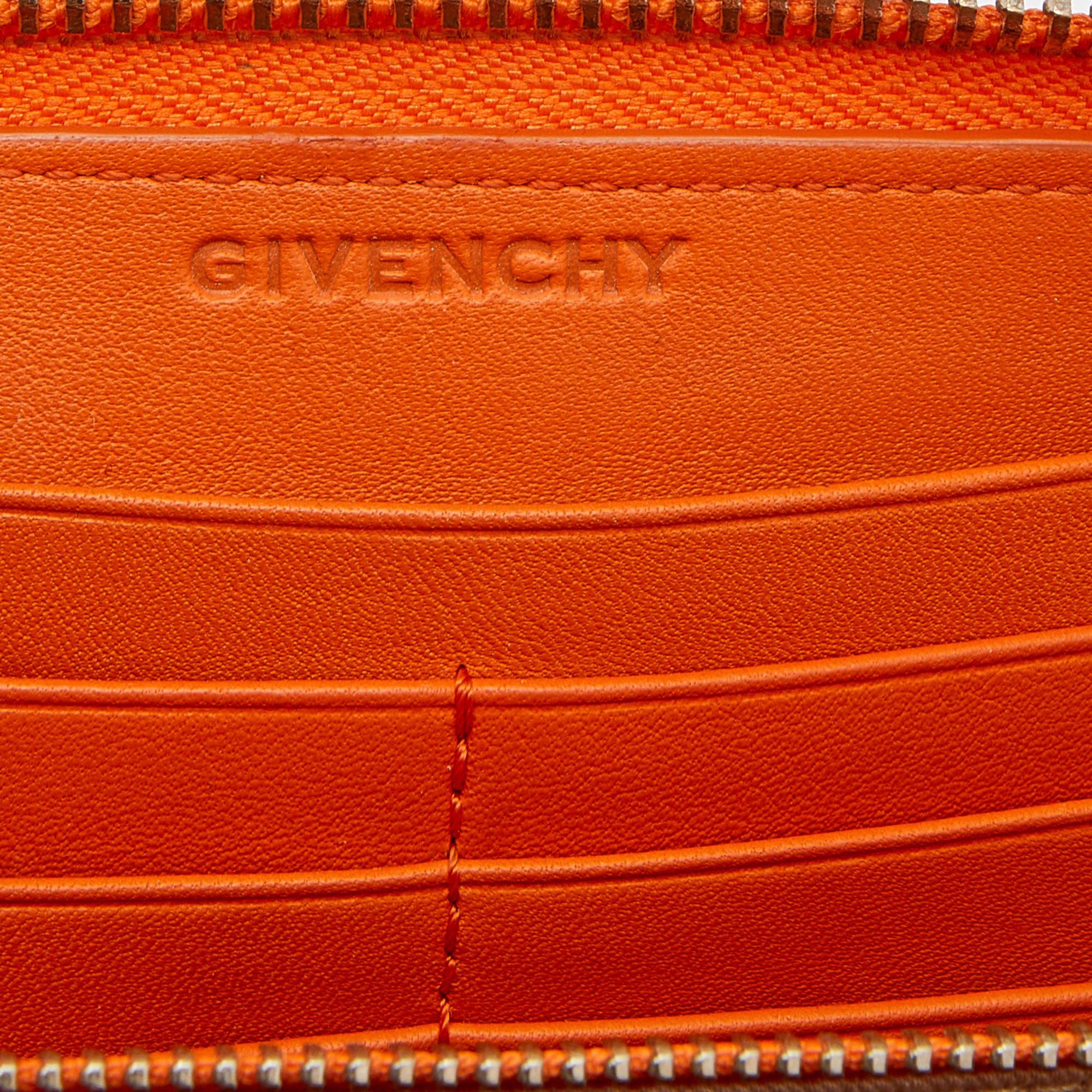 Portafoglio firmato in tela e pelle arancione/grigio di Givenchy 2