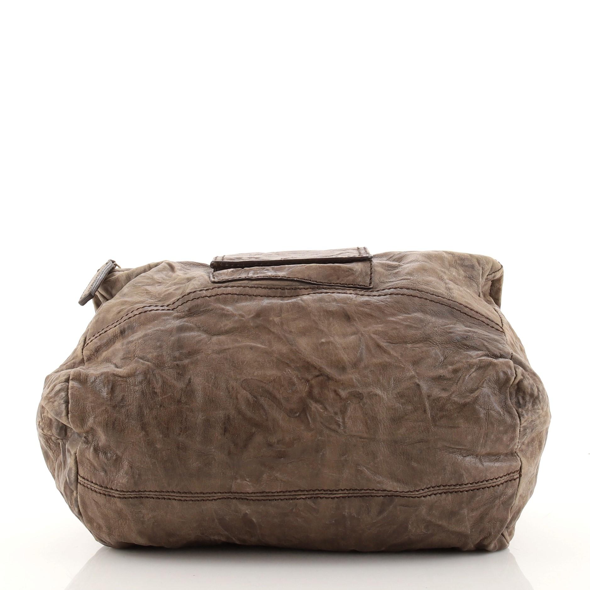 Givenchy Pandora Tasche aus Leder im Used-Look Medium im Zustand „Relativ gut“ in NY, NY