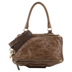 Givenchy Pandora Tasche aus Leder im Used-Look Medium