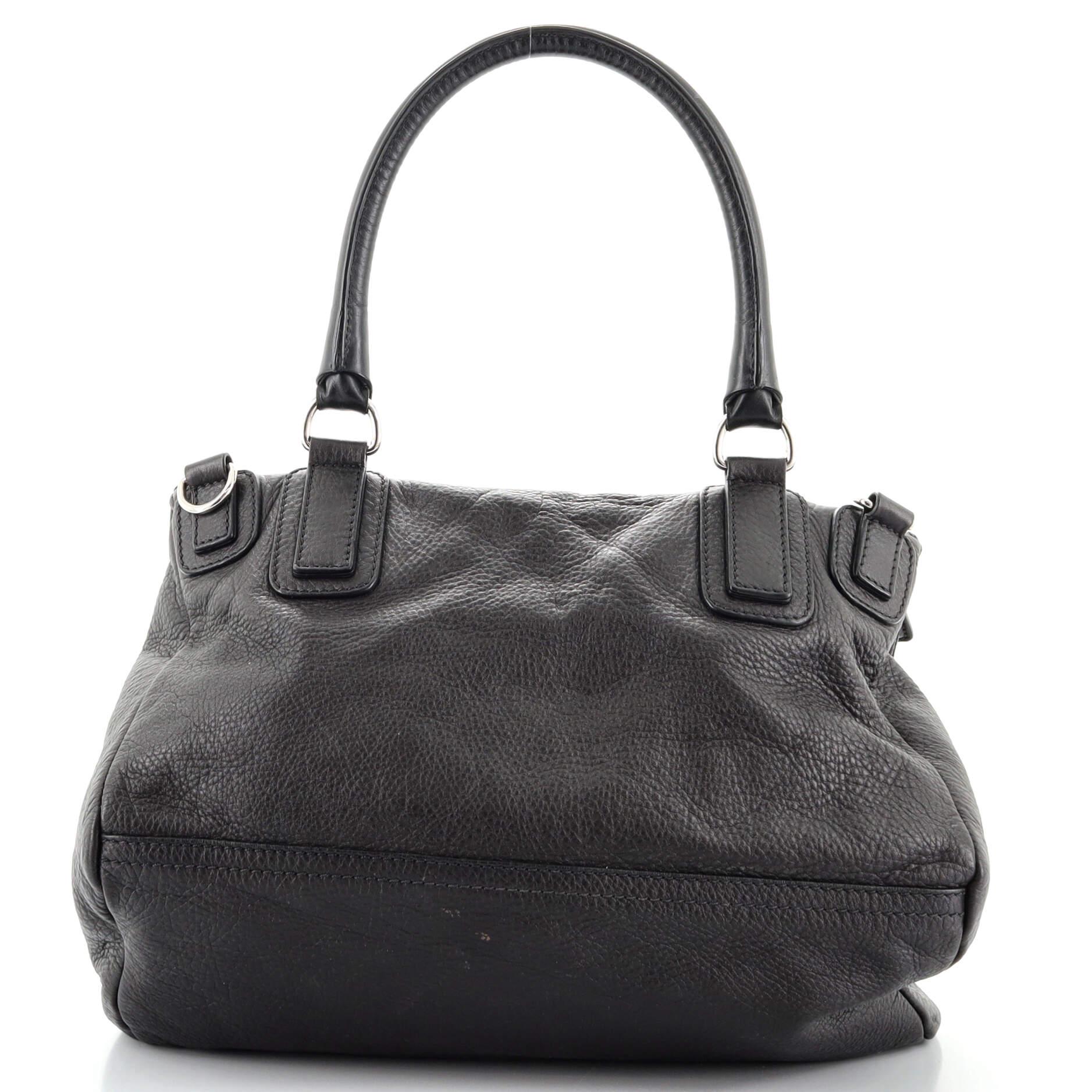 Givenchy Pandora Handtasche aus Leder mit Nieten Medium (Schwarz)
