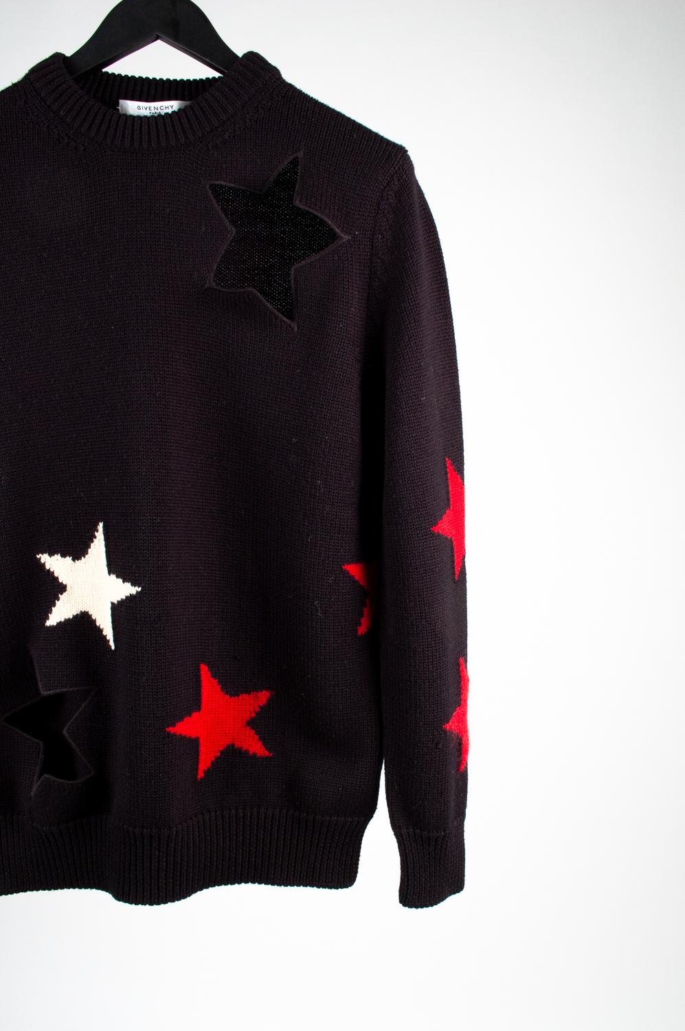 100% genuine Givenchy Paris Men Sweater, S530
Color: Black/Red and White Stars
(An actual color may a bit vary due to individual computer screen interpretation)
Material: Wool
Tag size: S, runs Medium
This sweater is great quality item. Rate 9 of