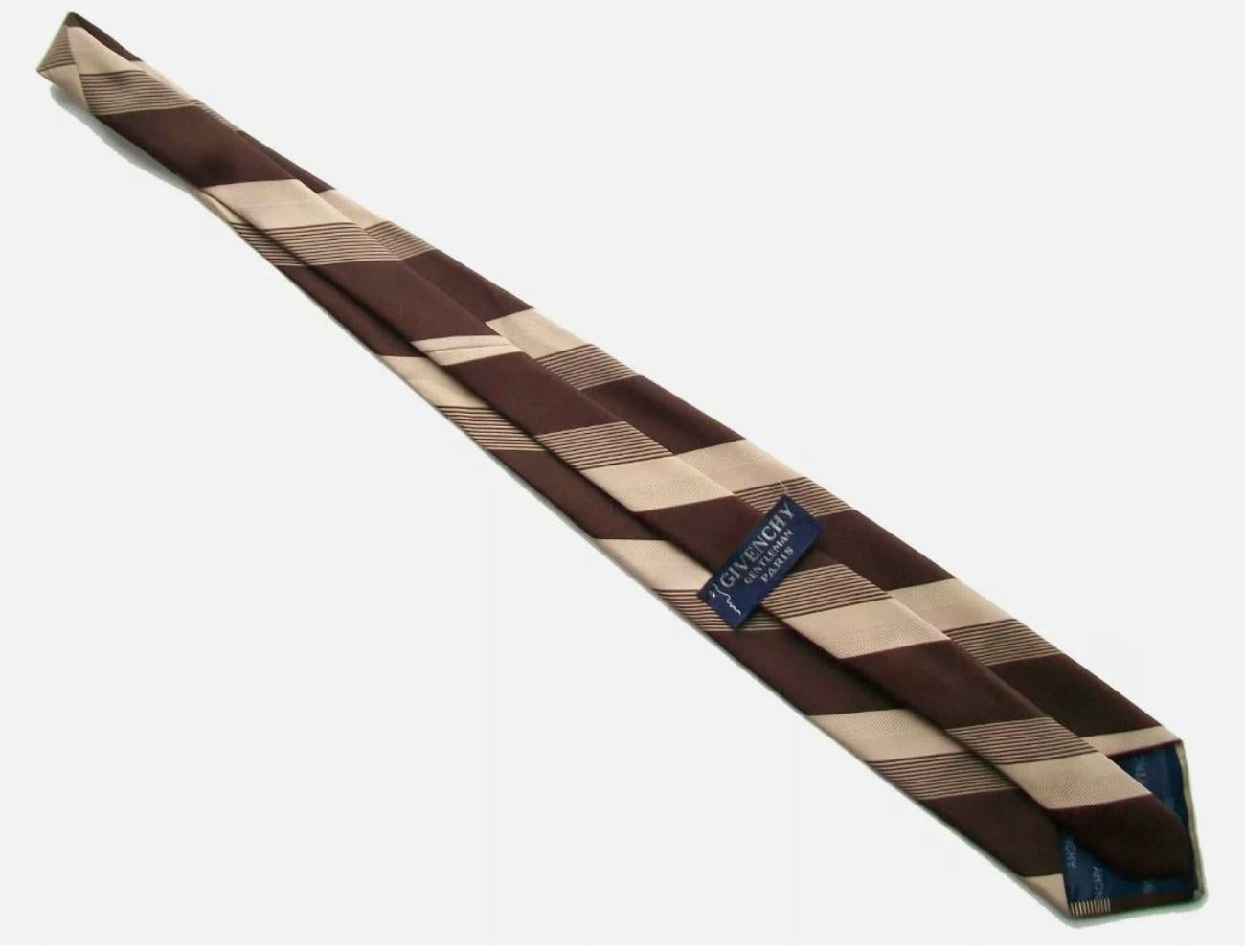 GIVENCHY - PARIS - Men's Neck Tie - Polyester Blend - France - Circa 1960's In Good Condition For Sale In Chatham, ON