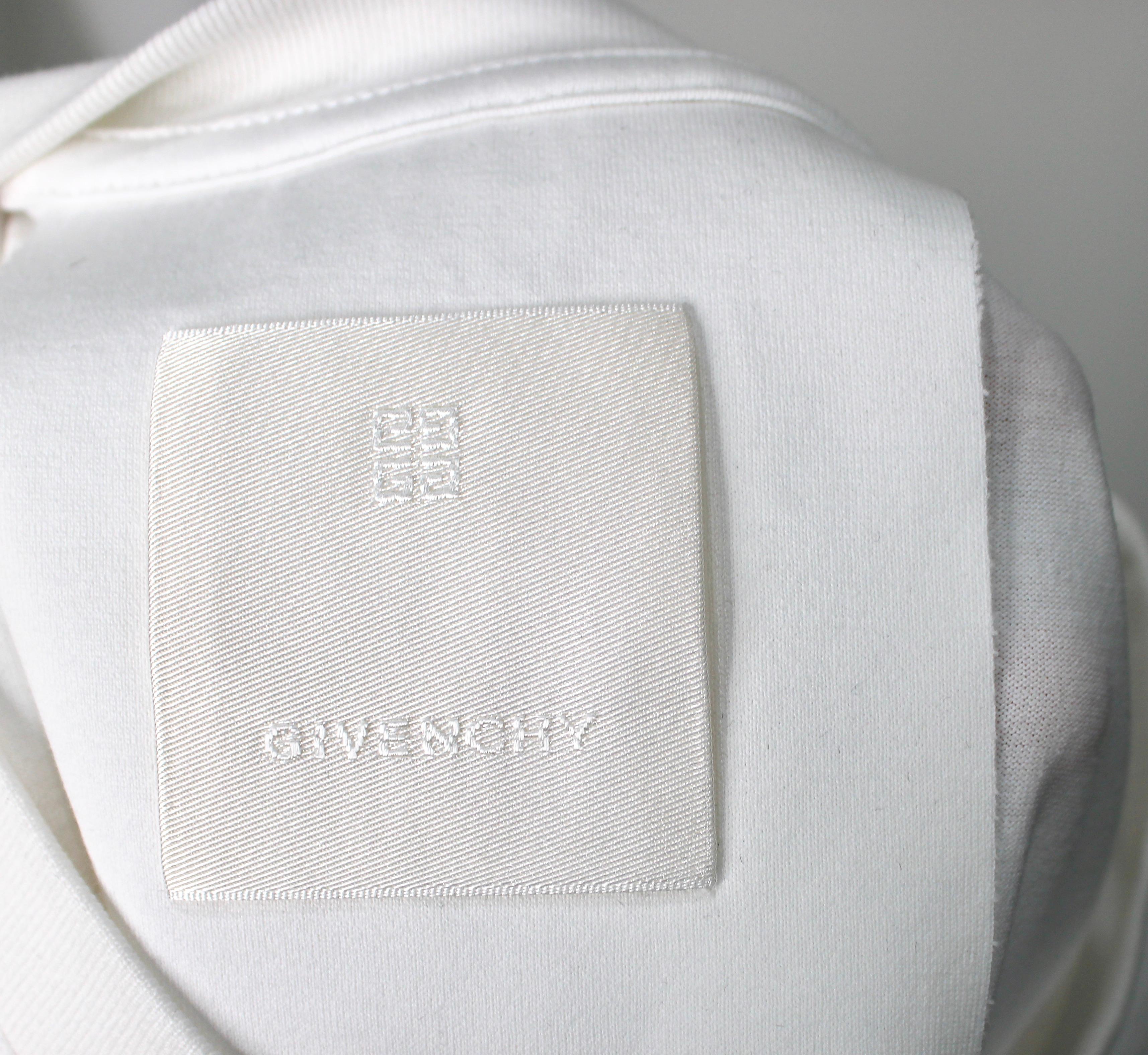 Maglietta Givenchy Paris con stampa di rose viola in vendita 1