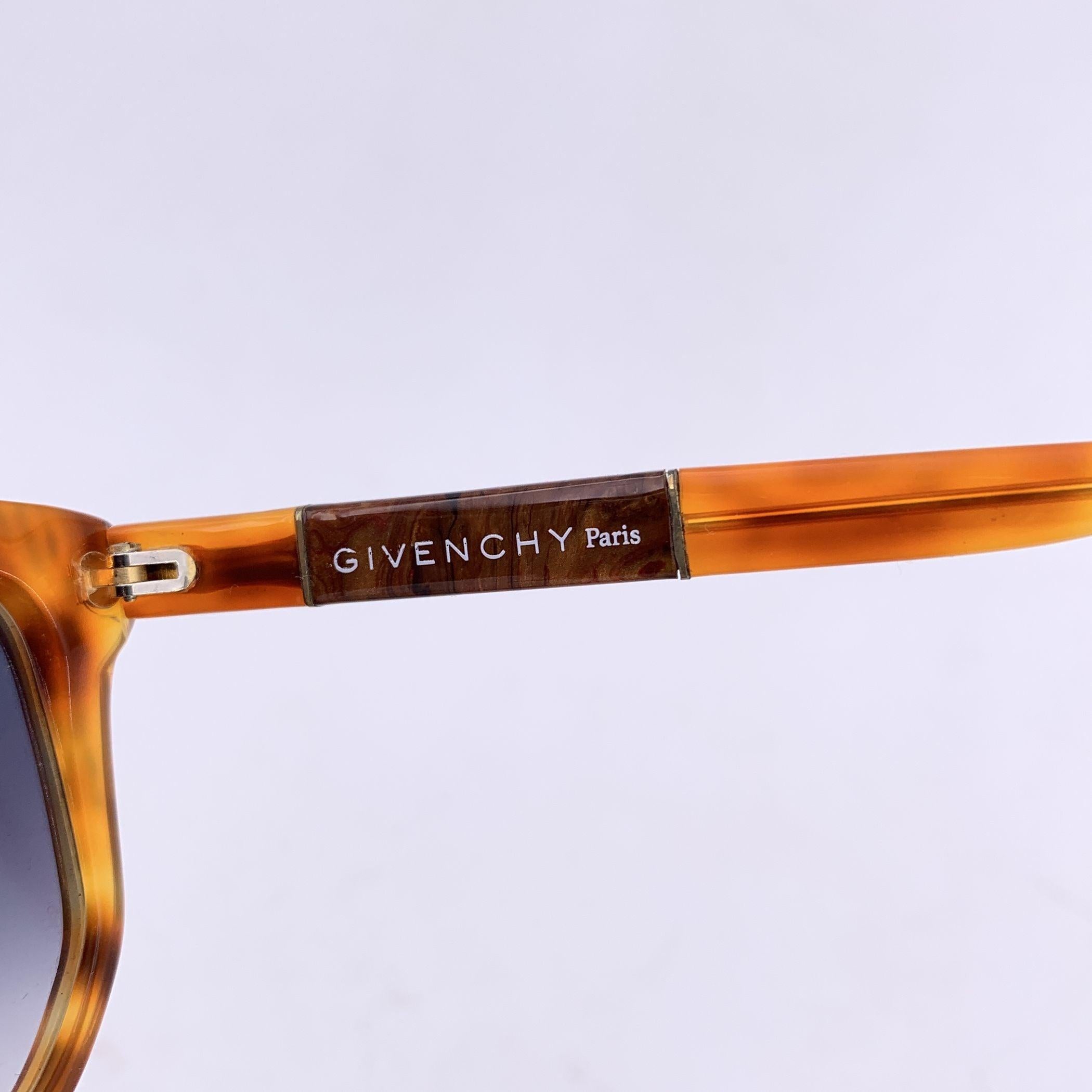 Givenchy Paris Vintage Brown Women Sunglasses mod A 02 53/20 In Excellent Condition For Sale In Rome, Rome
